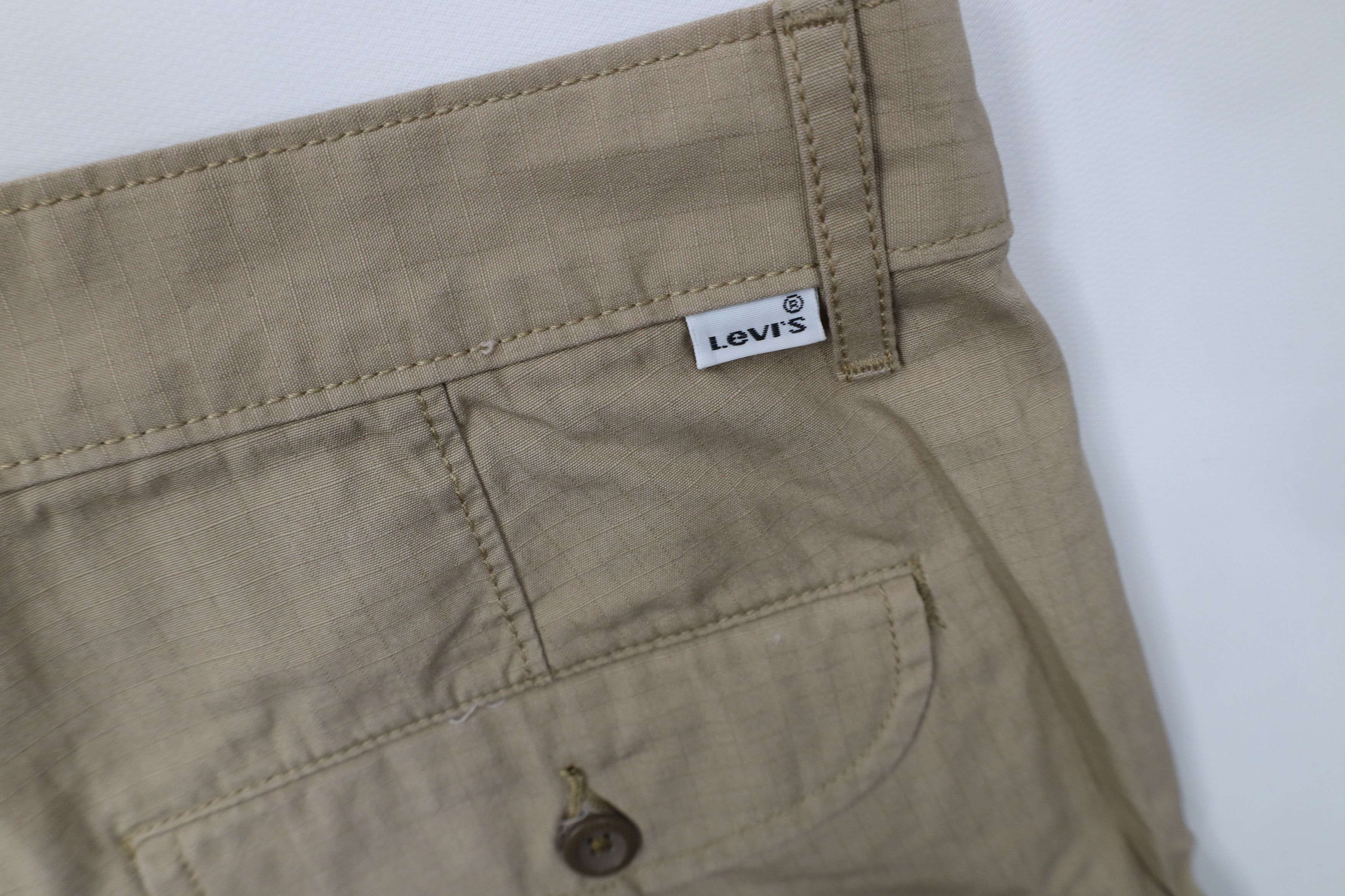 Levi's Vintage Y2K Levis Baggy Cargo Shorts Beige Khaki Cotton Size US 32 / EU 48 - 13 Thumbnail