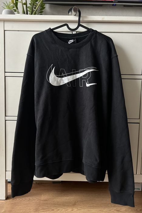 Nike big swoosh discount crewneck