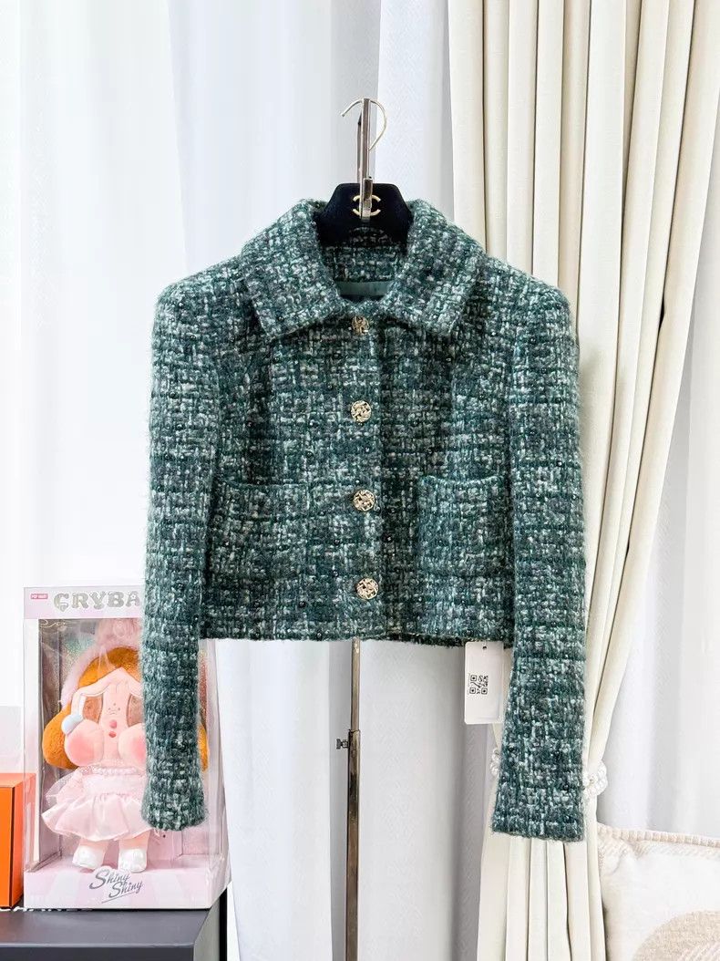 Chanel Chanel Dark green beaded lapel long-sleeved short jacket Size XS / US 0-2 / IT 36-38 - 1 Thumbnail
