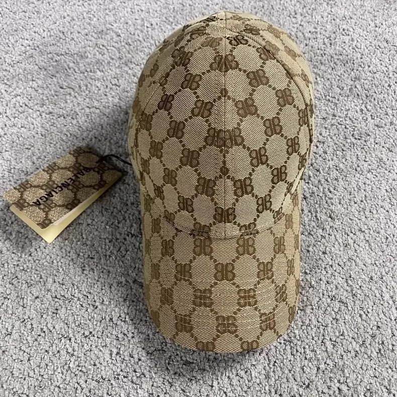Balenciaga Balenciaga Brown old flower full logo hat 2505-Nextarrow Size ONE SIZE - 1 Thumbnail