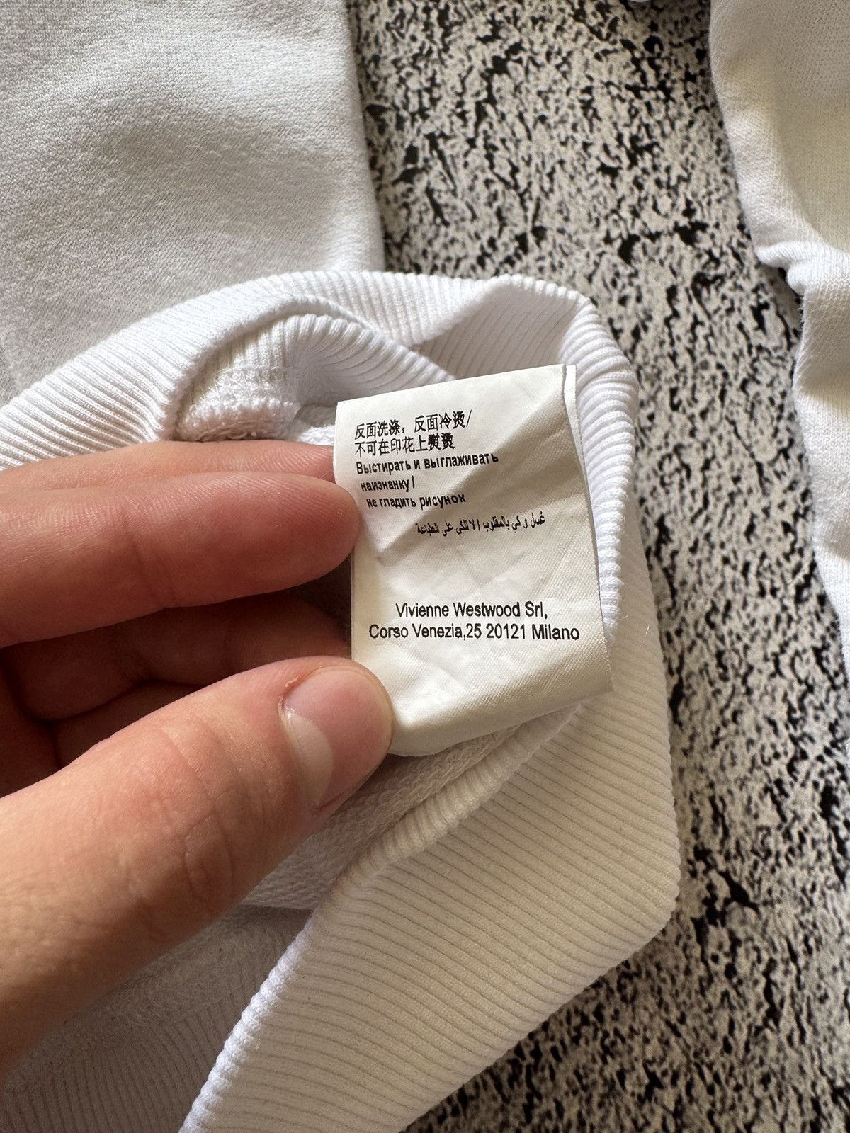 Vivienne Westwood Vivienne Westwood Vintage White Centre Logo Sweatshirt Size US S / EU 44-46 / 1 - 15 Thumbnail