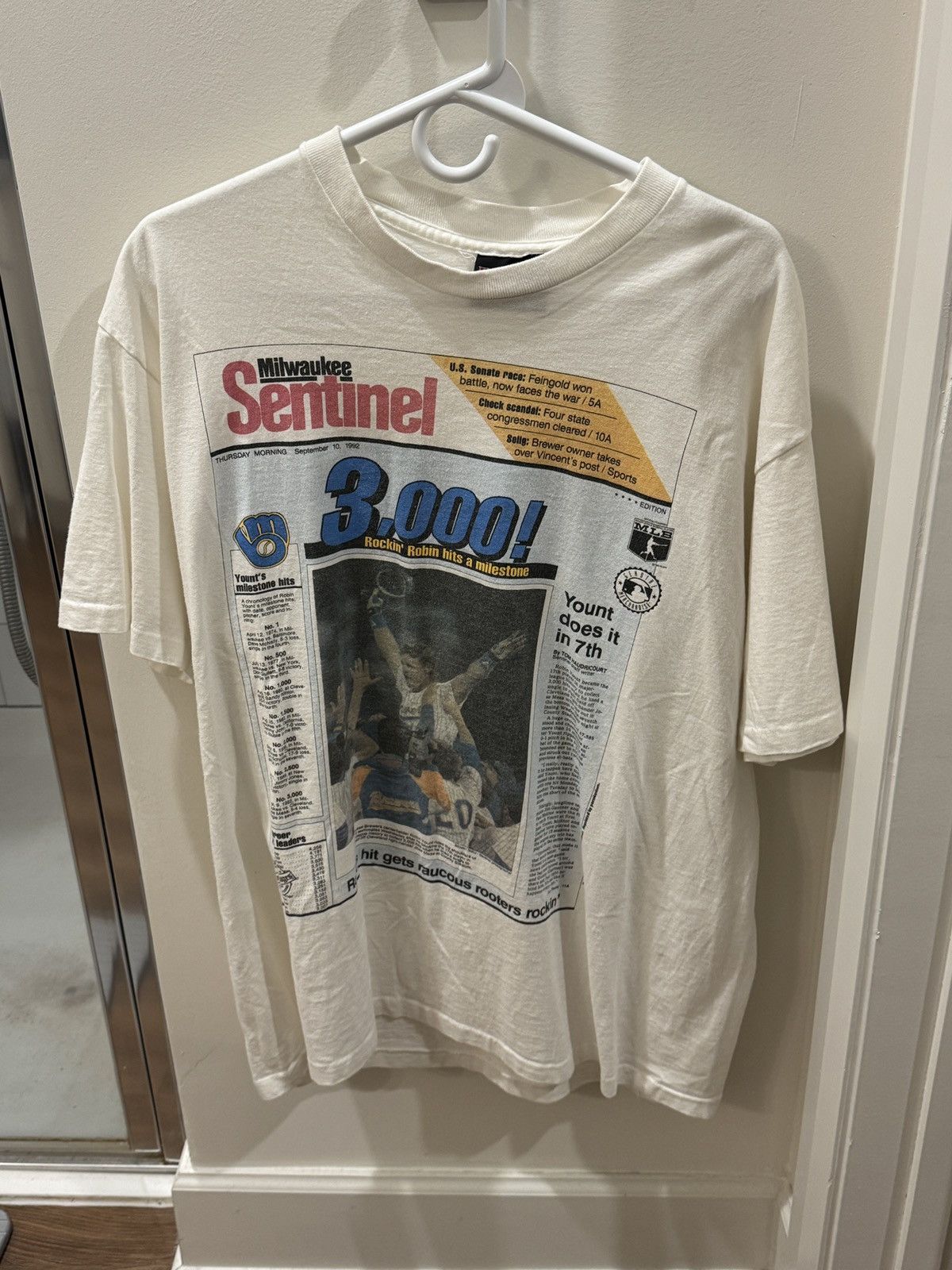 Other MLB Vintage graphic tee Size US XL / EU 56 / 4 - 1 Thumbnail