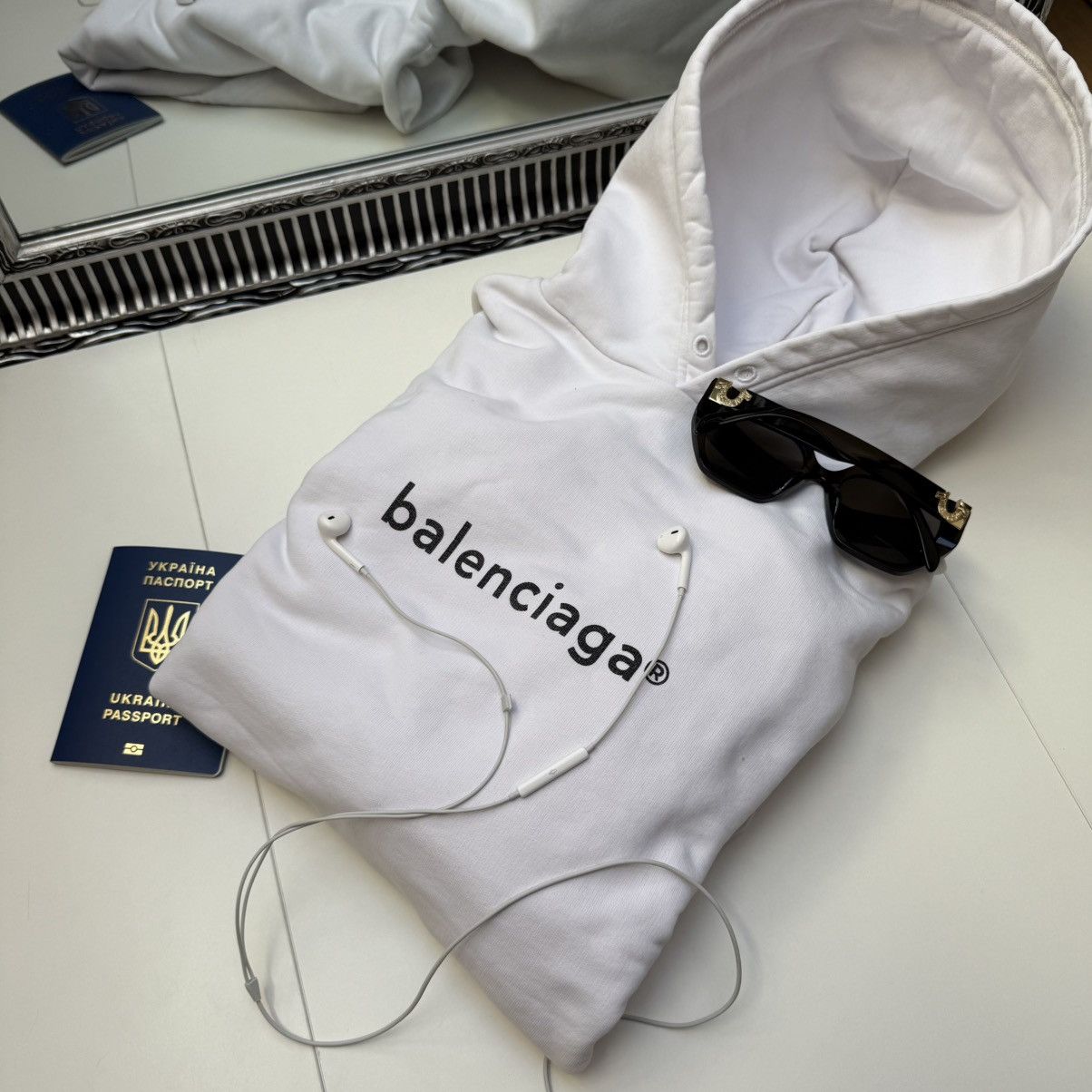 Balenciaga Balenciaga copyright oversize fit cotton white hoodie Size US M / EU 48-50 / 2 - 8 Thumbnail