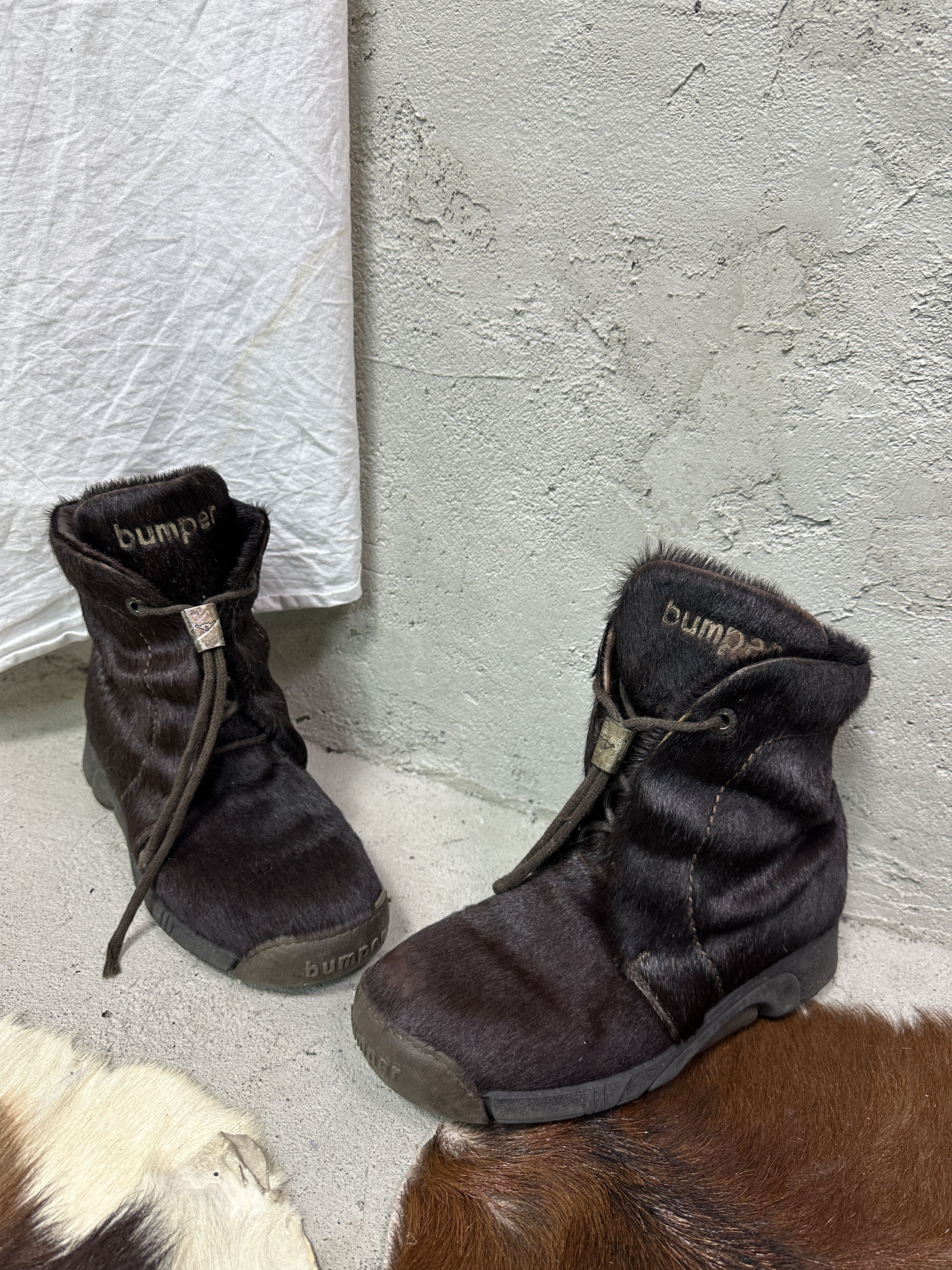 Vintage Vintage Avant Garde Bumper Pony Hair Snow Boots Y2K Size US 8 / IT 38 - 1 Thumbnail