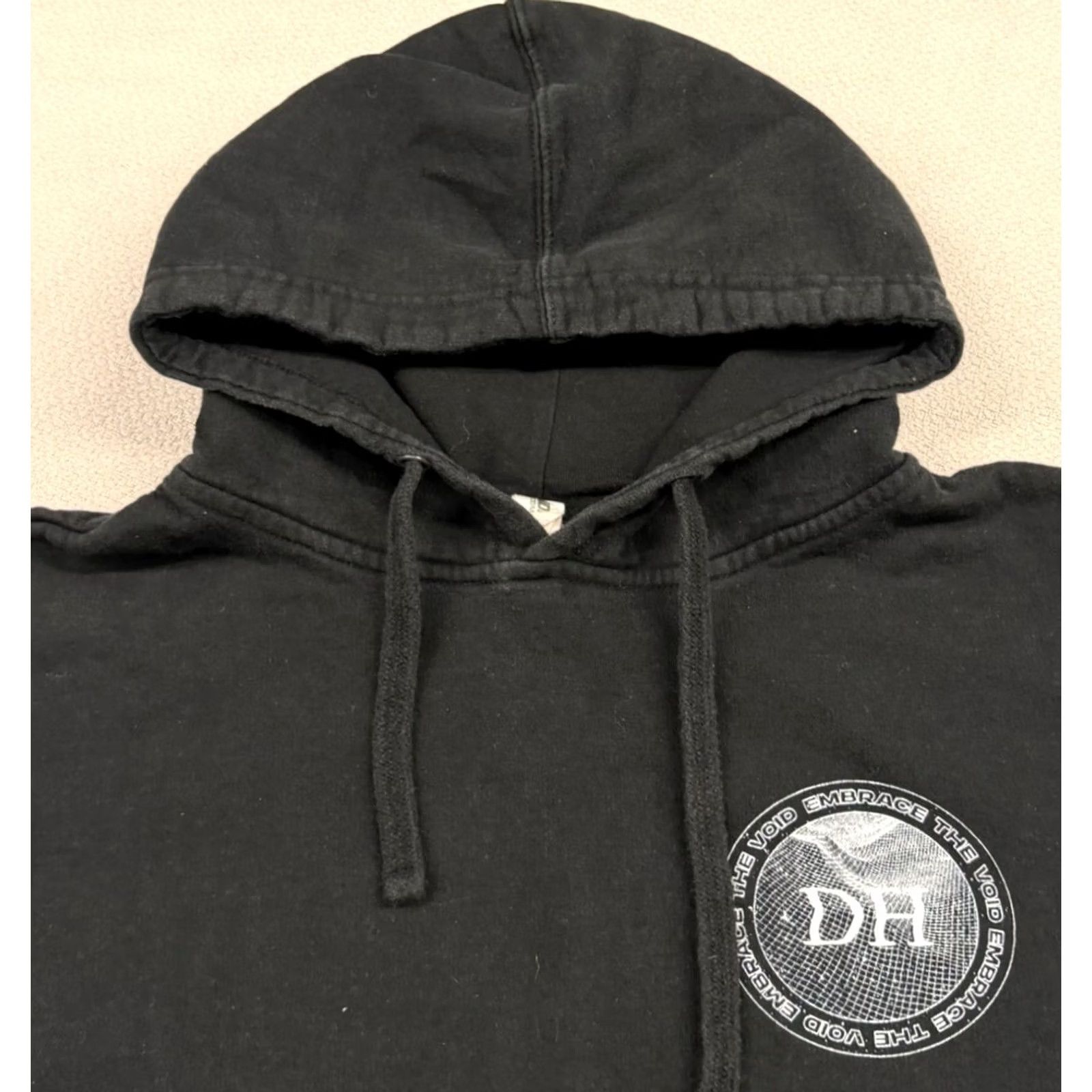 Vintage Daniel Howell Embrace The Void End of the World Tour Hoodie Men’s Medium Black Size US M / EU 48-50 / 2 - 7 Thumbnail