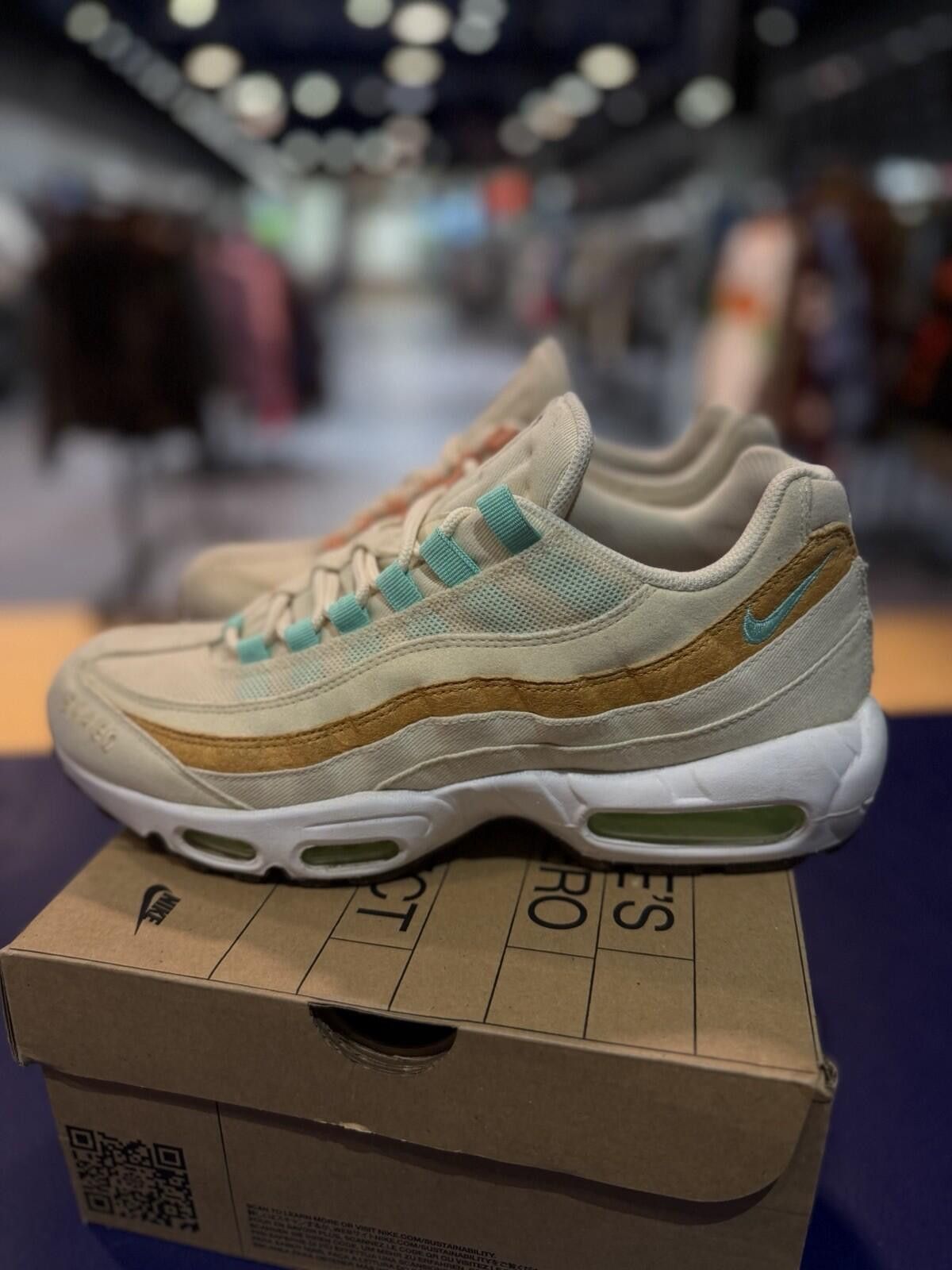 Nike Air Max 95 NRG Pineapple Men’s Size 10 (CZ0154 100) Size US 10 / EU 43 - 4 Thumbnail