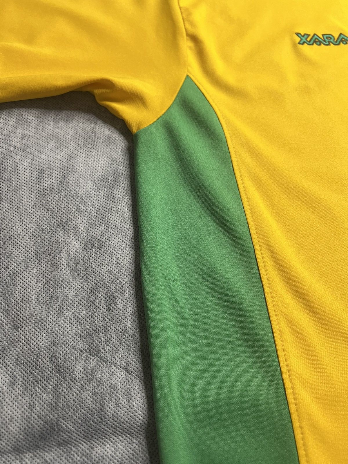 Other Norwich City Home Football Shirt 2003/05 Adults L Xara Size US L / EU 52-54 / 3 - 16 Thumbnail