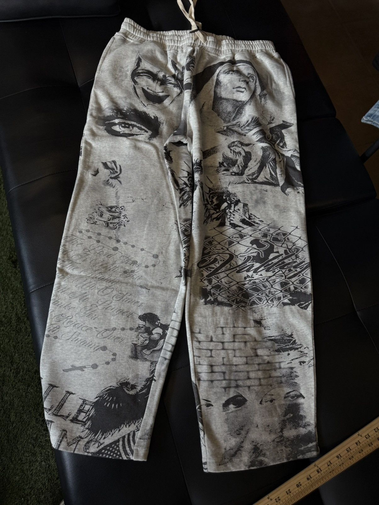 Vale Vale Valley Mural Sweatpants Size Large (NEW) Size US 33 - 1 Thumbnail