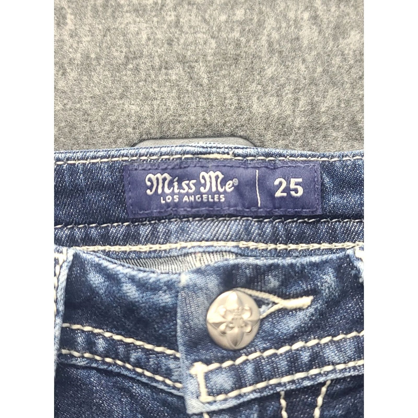 Miss Me Miss Me Jeans Womens 25 Regular Ankle Mid Rise Embellished Thrashed Cowgirlcore Jeans Wide Variety of Details Size 42" / US 20 - 3 Thumbnail