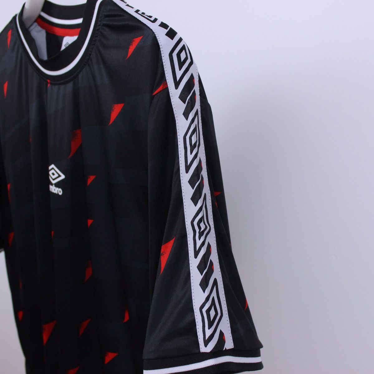 Umbro Umbro Carling Jersey Center Logo Lampas T-Shirt Size US XL / EU 56 / 4 - 5 Thumbnail