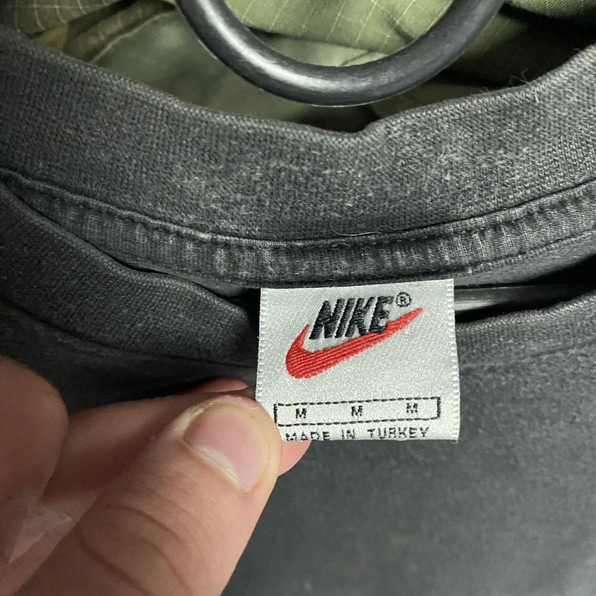 Nike Vintage Nike Small Swoosh 90’s Faded streetwear tee size M Size US M / EU 48-50 / 2 - 6 Thumbnail