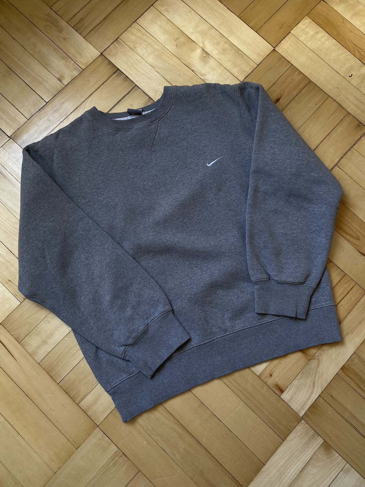 Nike × Vintage Vintage Nike Sweatshirt Top Small Logo Size US L / EU 52-54 / 3 - 7 Thumbnail
