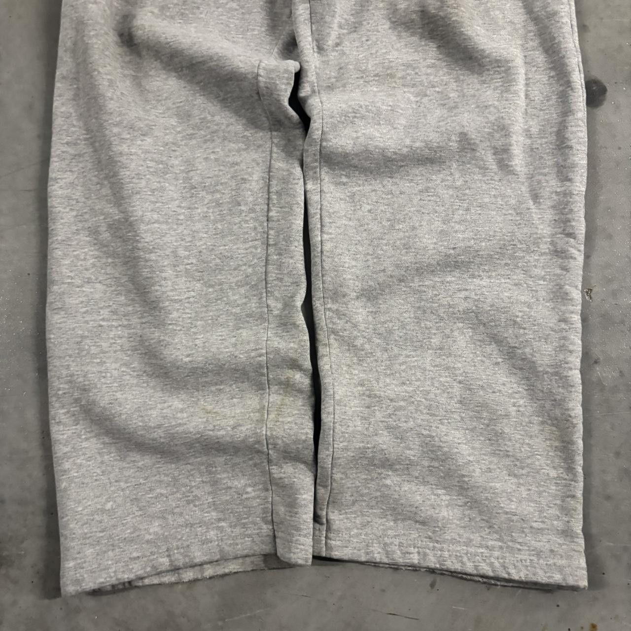 Champion Crazy Vintage Y2K/2000s Light Grey Champion Essential Sweatpants! Size L Size US 32 / EU 48 - 6 Thumbnail