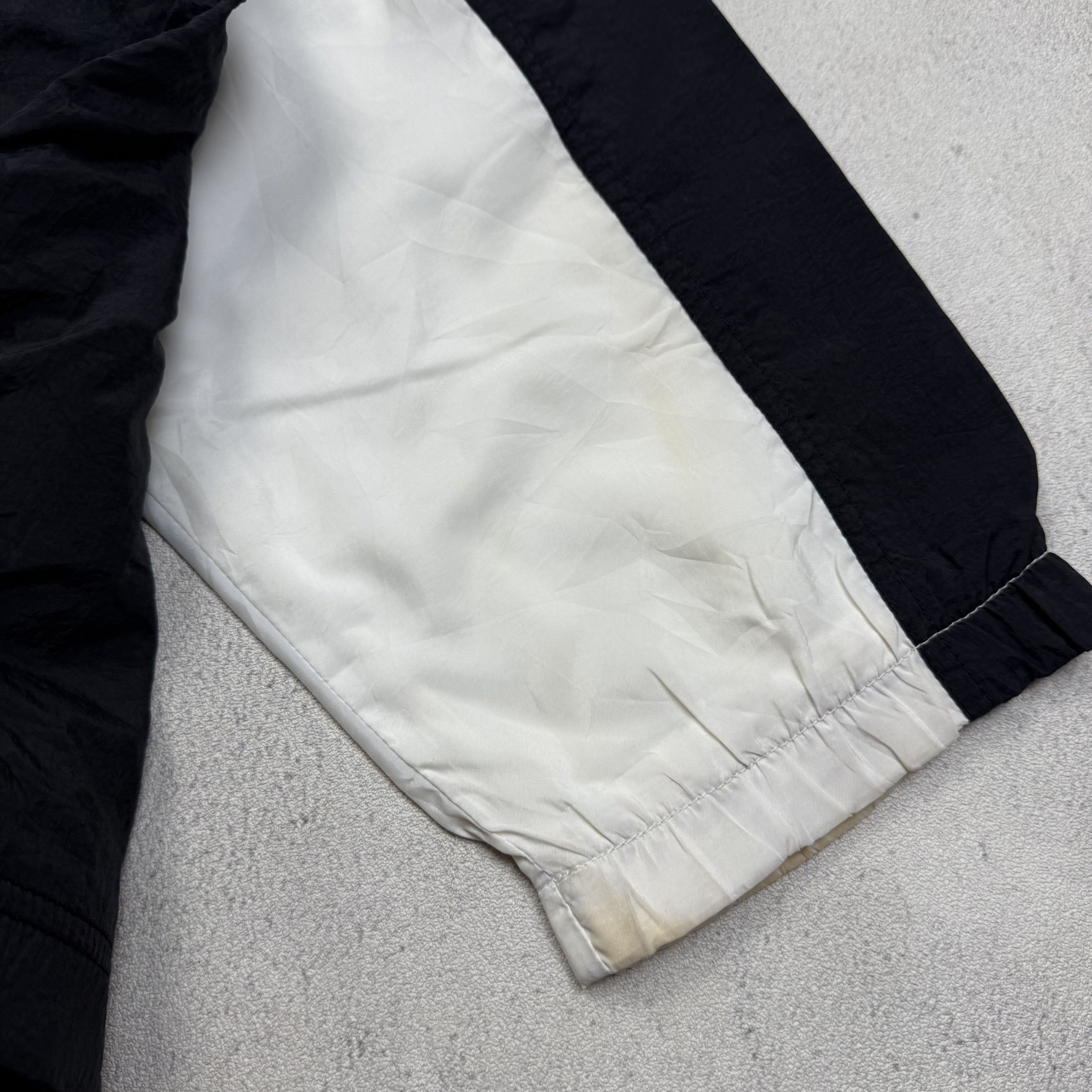 Nike Vintage 90s Nike Big Logo Jacket Size US L / EU 52-54 / 3 - 7 Thumbnail