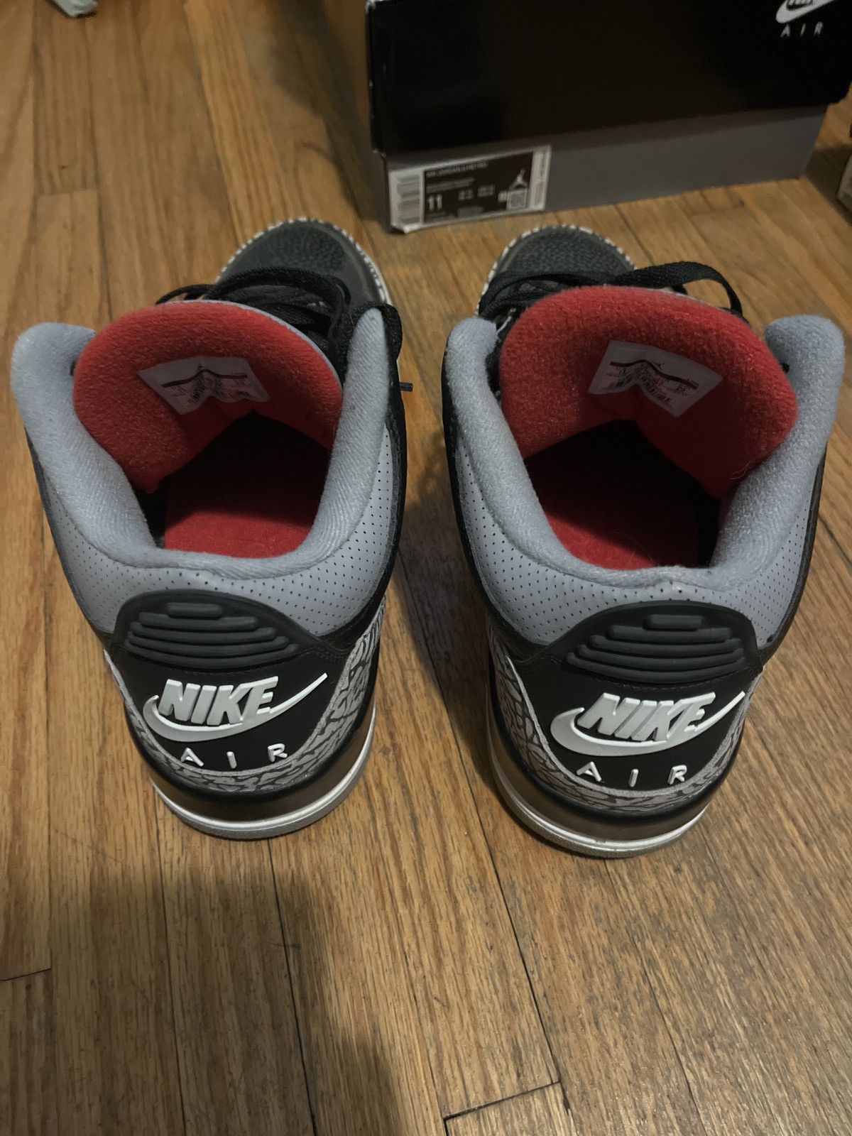 Jordan Brand 2018 Jordan Black Cement 3’s Size US 11 / EU 44 - 4 Thumbnail