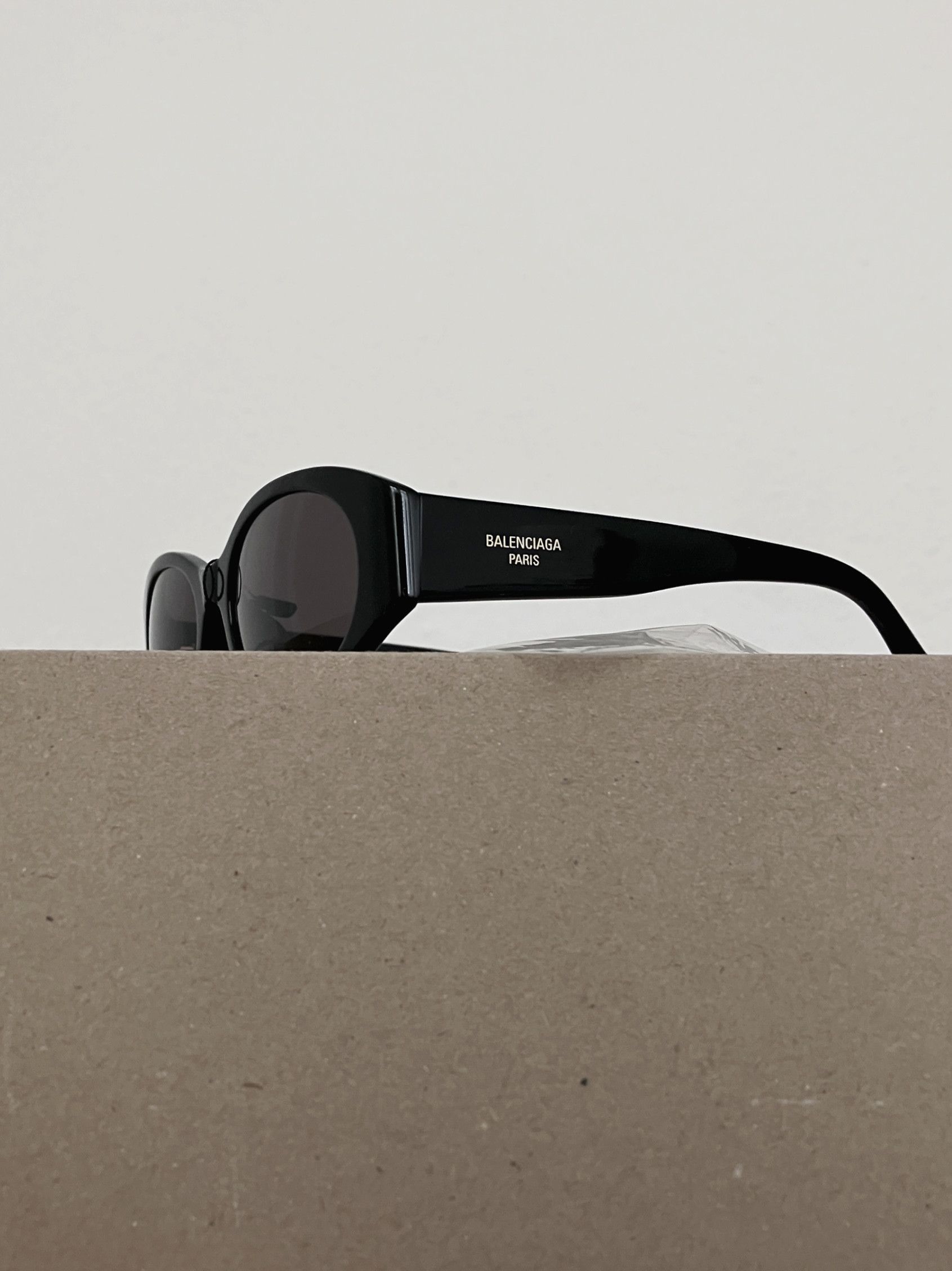 Balenciaga Black Round Sunglasses Temple Logo Size ONE SIZE - 4 Thumbnail