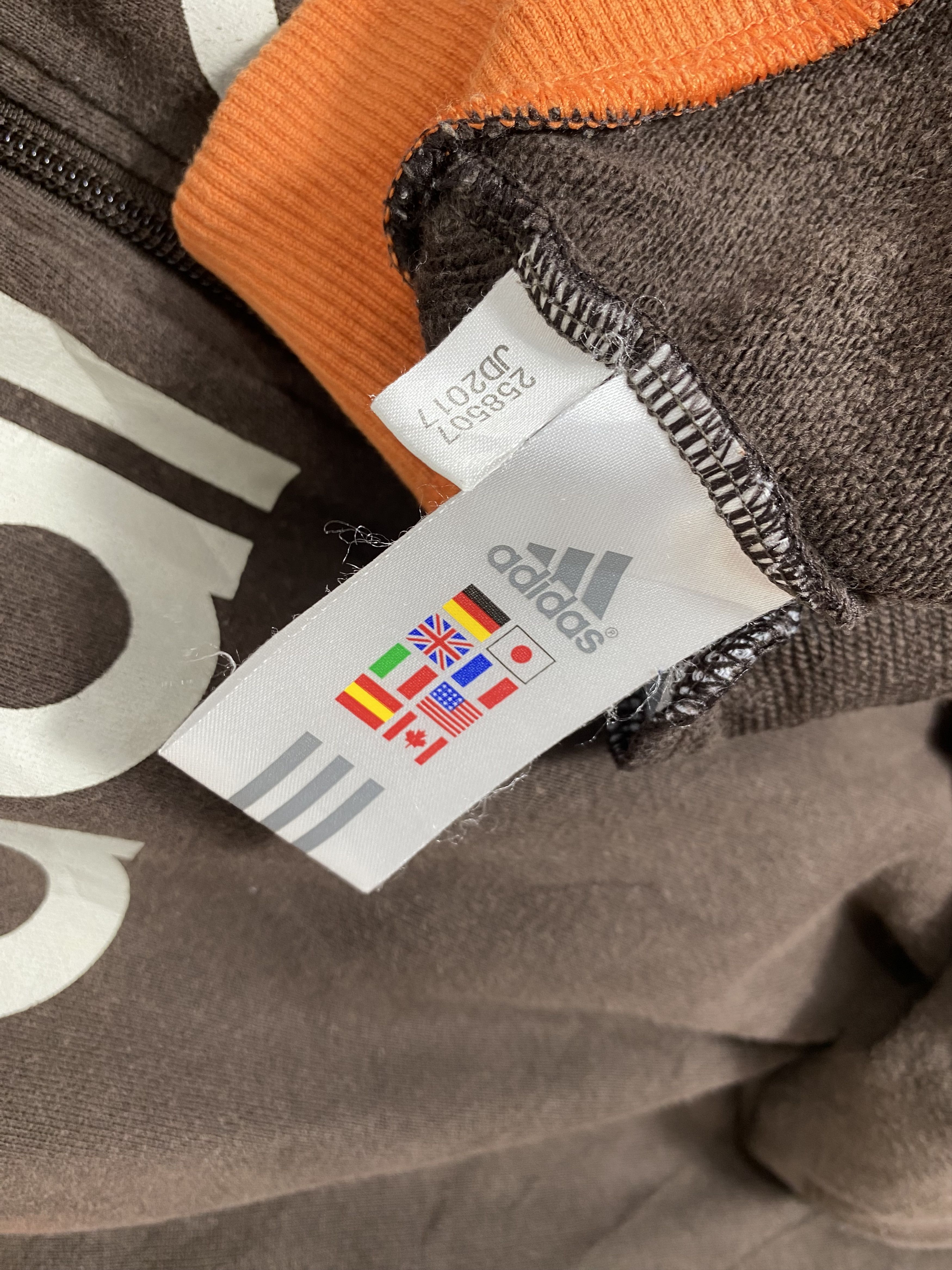 Adidas Vintage Adidas Three Stripe Big logo Sweater PS0109 Size US L / EU 52-54 / 3 - 6 Thumbnail