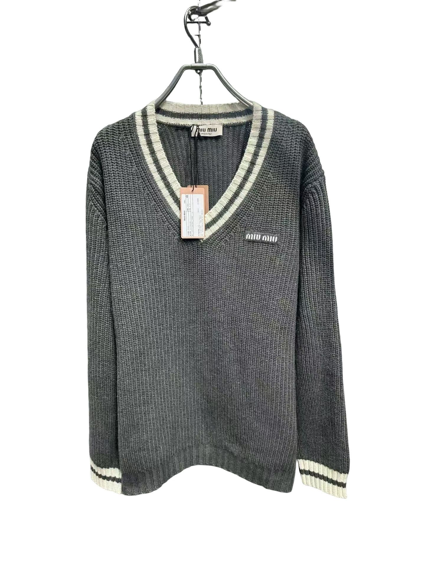 Miu Miu Miu Miu Logo Embroidery V-Neck Sweater IT 38 Size XS / US 0-2 / IT 36-38 - 1 Thumbnail