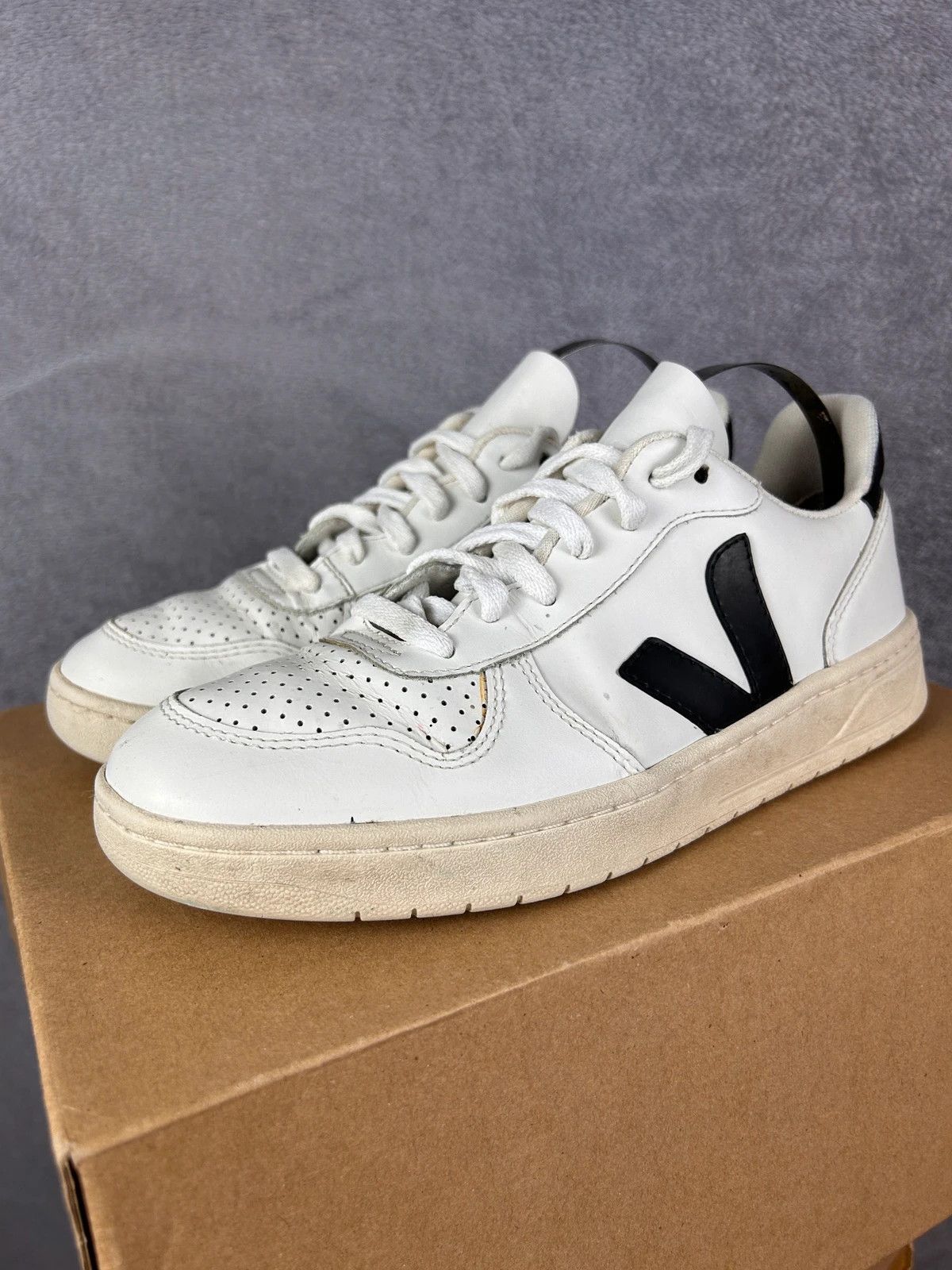 Designer × Veja Wata Veja leather white black sneakers Size US 7 / IT 37 - 1 Thumbnail