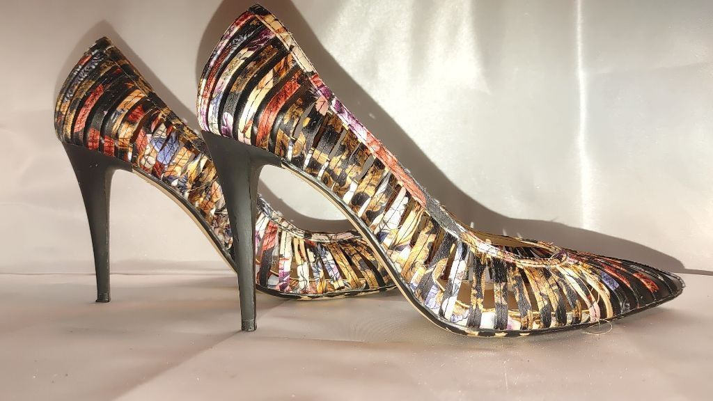 Zara Zara Woman Floral Fabric Pointed Toe Heels Size 39 Size US 8.5 / IT 38.5 - 3 Thumbnail