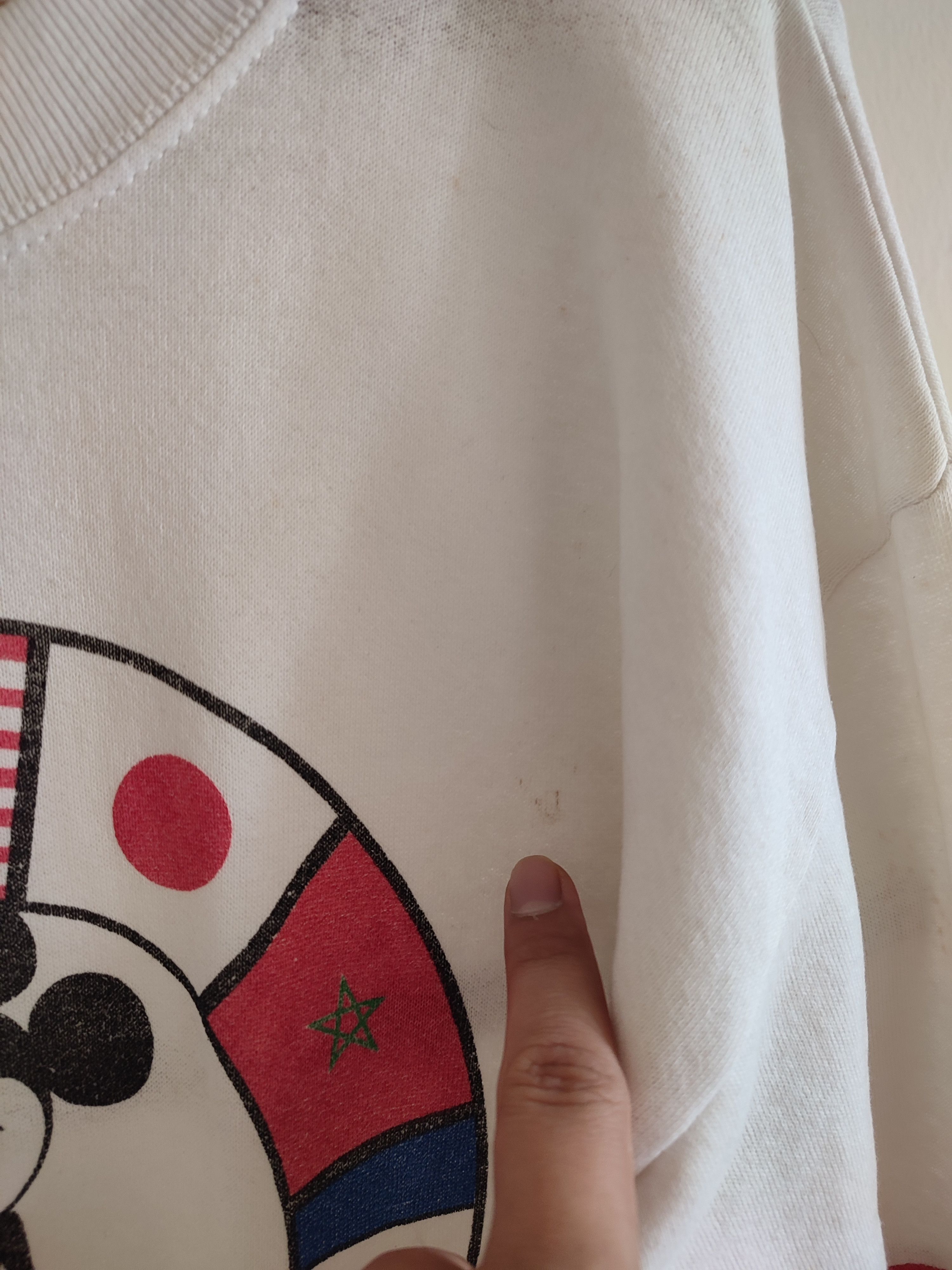 Disney 💥90s💥 Mickey Mouse Walt Disney World Epcot Center Size US L / EU 52-54 / 3 - 9 Thumbnail