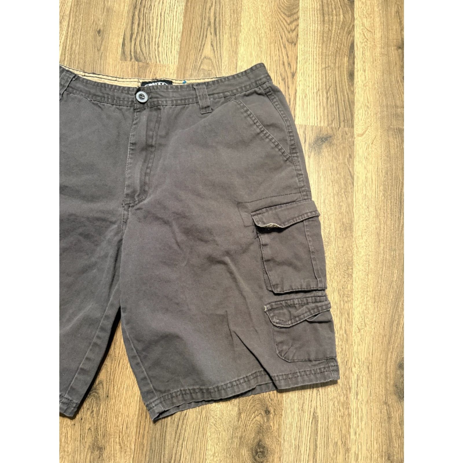 Vintage Rugged Wear Cargo Shorts Mens 36 Brown Pocket Pockets Cargo Short, Cotton, Flat Front, Zip, Regular Rise, 36in Waist, Vintage No Size US 36 / EU 52 - 3 Thumbnail