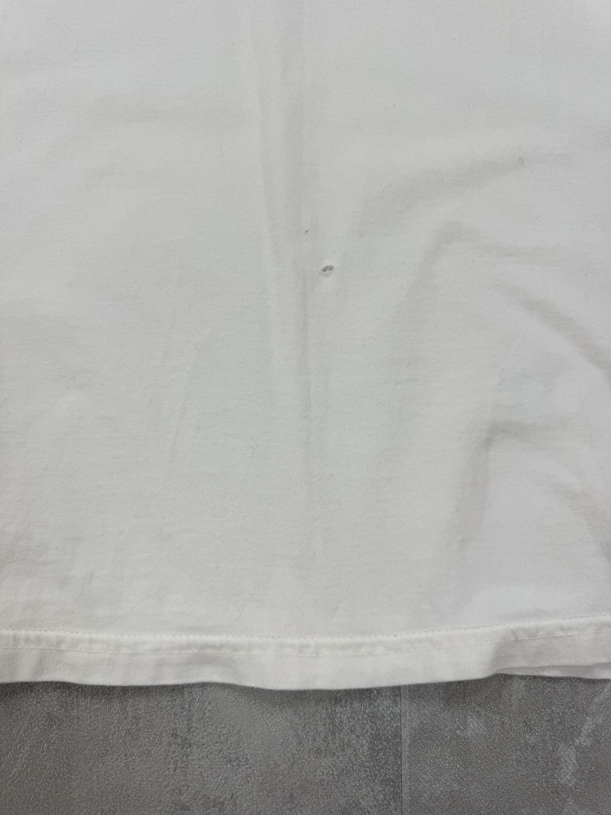 Other STUSSY VINTAGE WHITE T-SHIRT WITH QUEEN PRINT Mens size L Size US L / EU 52-54 / 3 - 10 Thumbnail