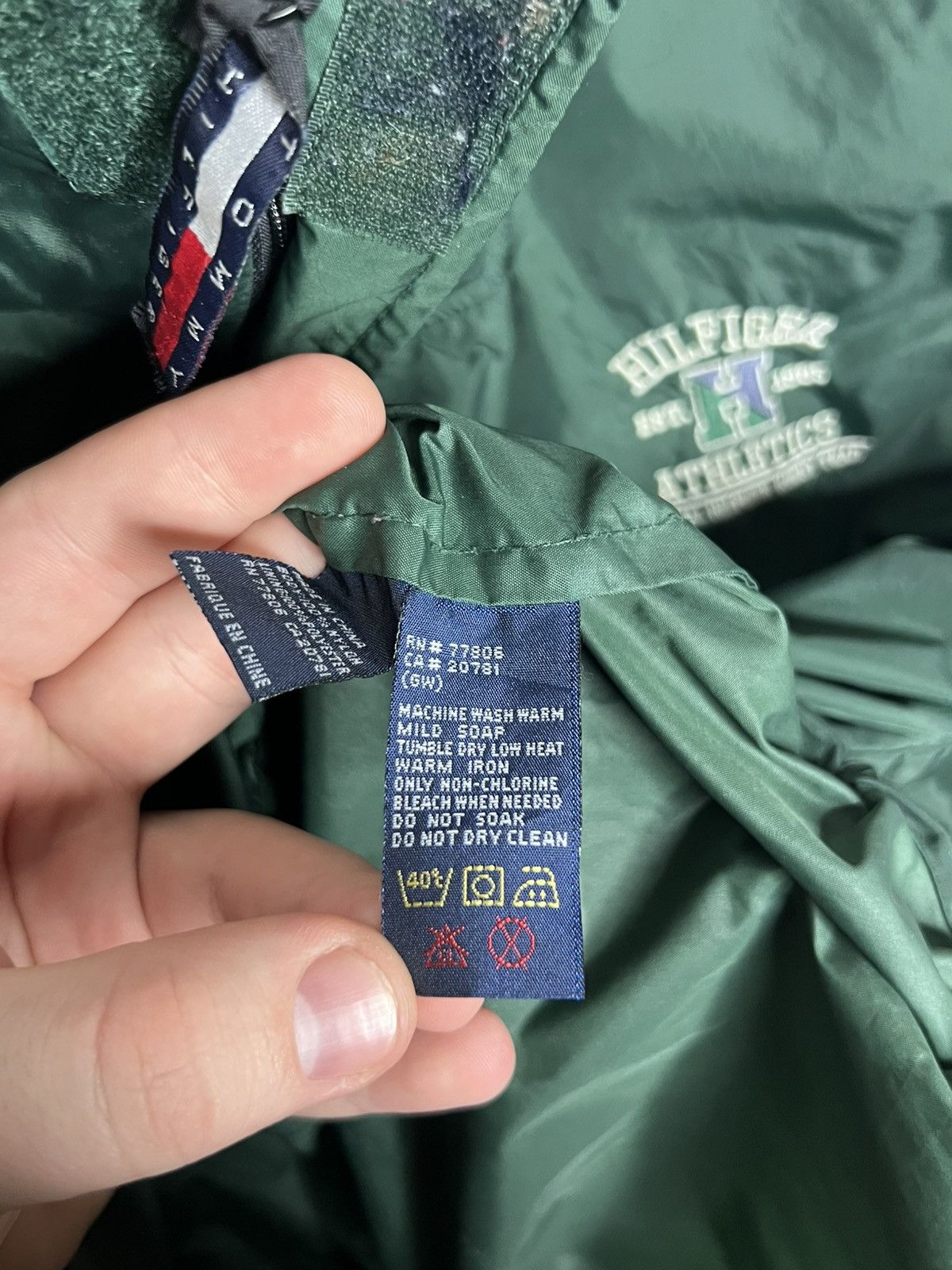 Tommy Hilfiger Vintage Tommy Hilfiger Anorak 100% Nylon Jacket Big Logo Size US S / EU 44-46 / 1 - 23 Thumbnail