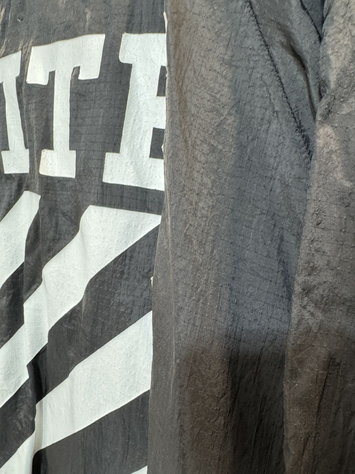 Off-White OFF-WHITE ©️2015 Aronak 1/4 zip Distressed original owner M Size US M / EU 48-50 / 2 - 14 Thumbnail