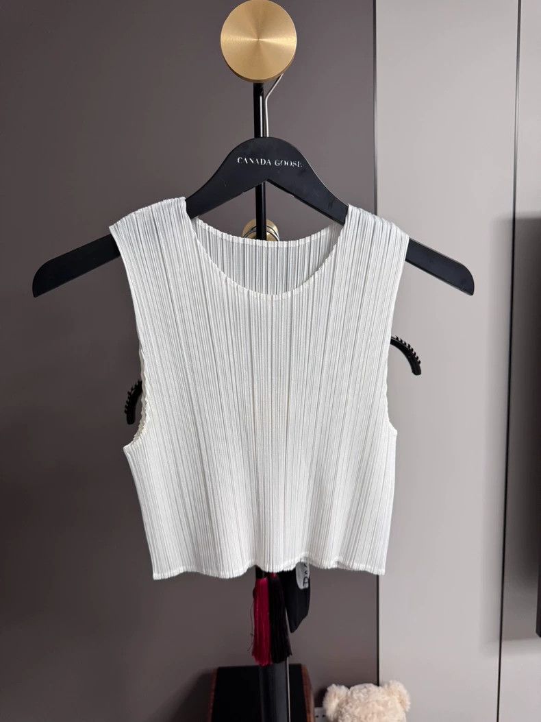 Issey Miyake Issey Miyake size:one size White Green Mountain Limited Ed Size XS / US 0-2 / IT 36-38 - 1 Thumbnail