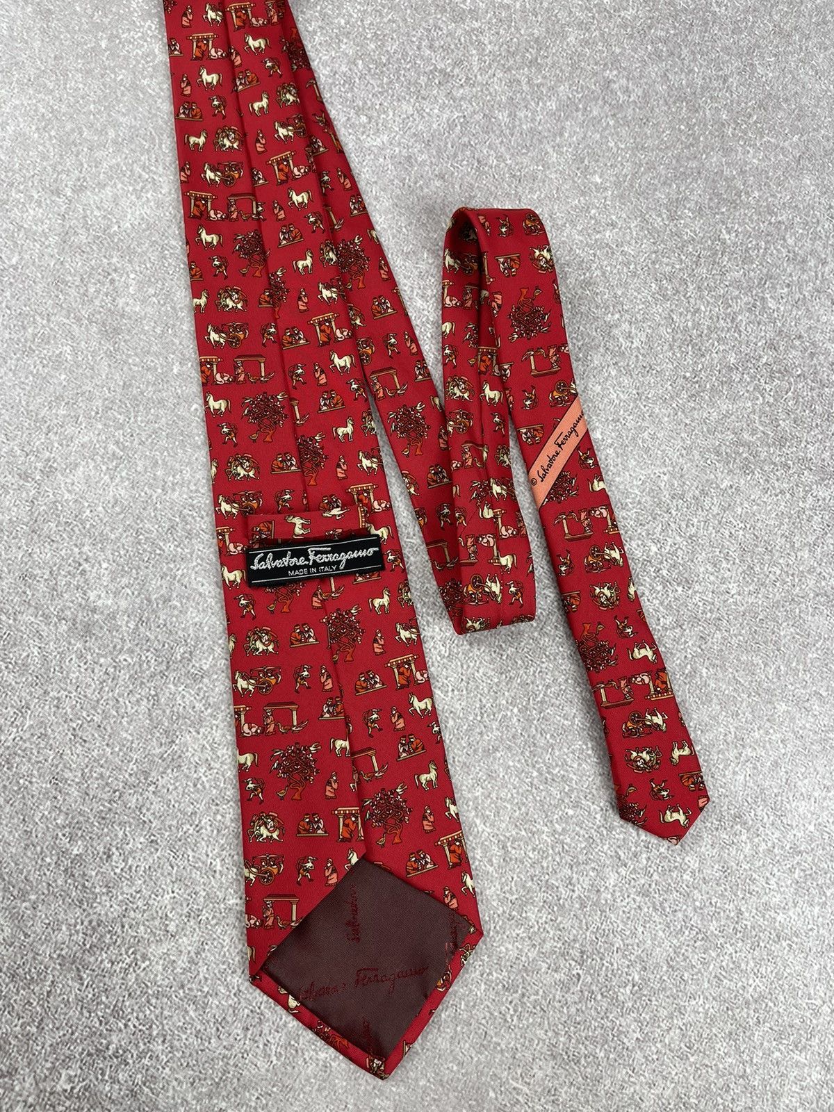 Salvatore Ferragamo × Vintage Vintage Salvatore Ferragamo Printed Silk Tie Size ONE SIZE - 1 Thumbnail