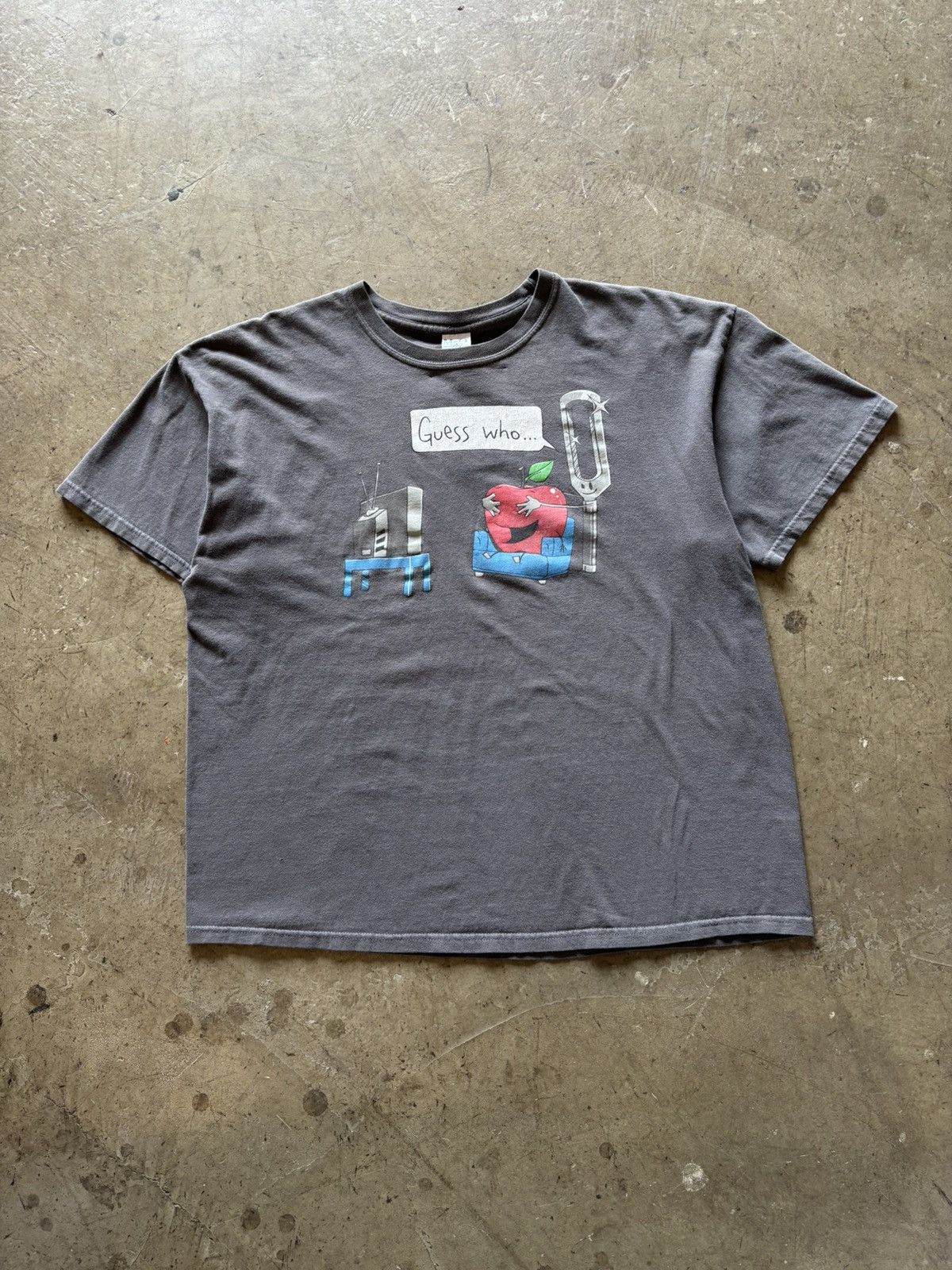 Vintage Y2k Guess Who Tee Size US L / EU 52-54 / 3 - 1 Thumbnail