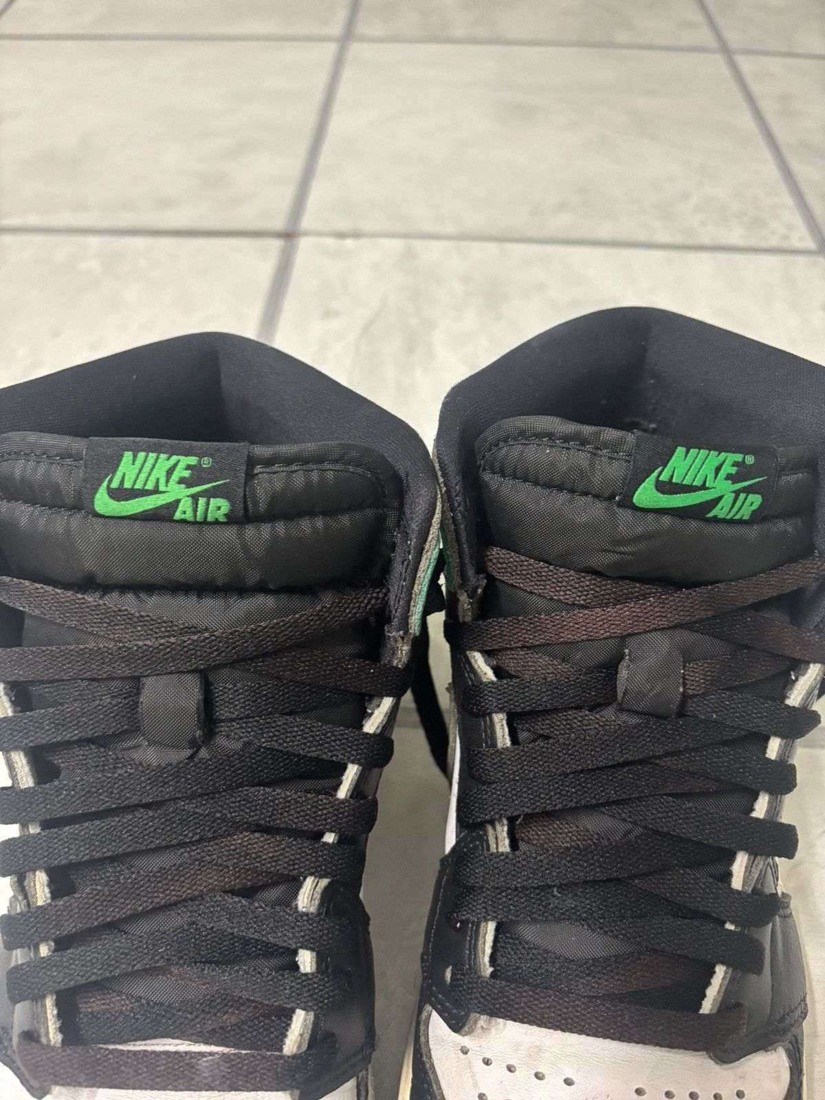 Nike Jordan 1 retro high og “lucky green” Size US 9.5 / EU 42-43 - 7 Thumbnail