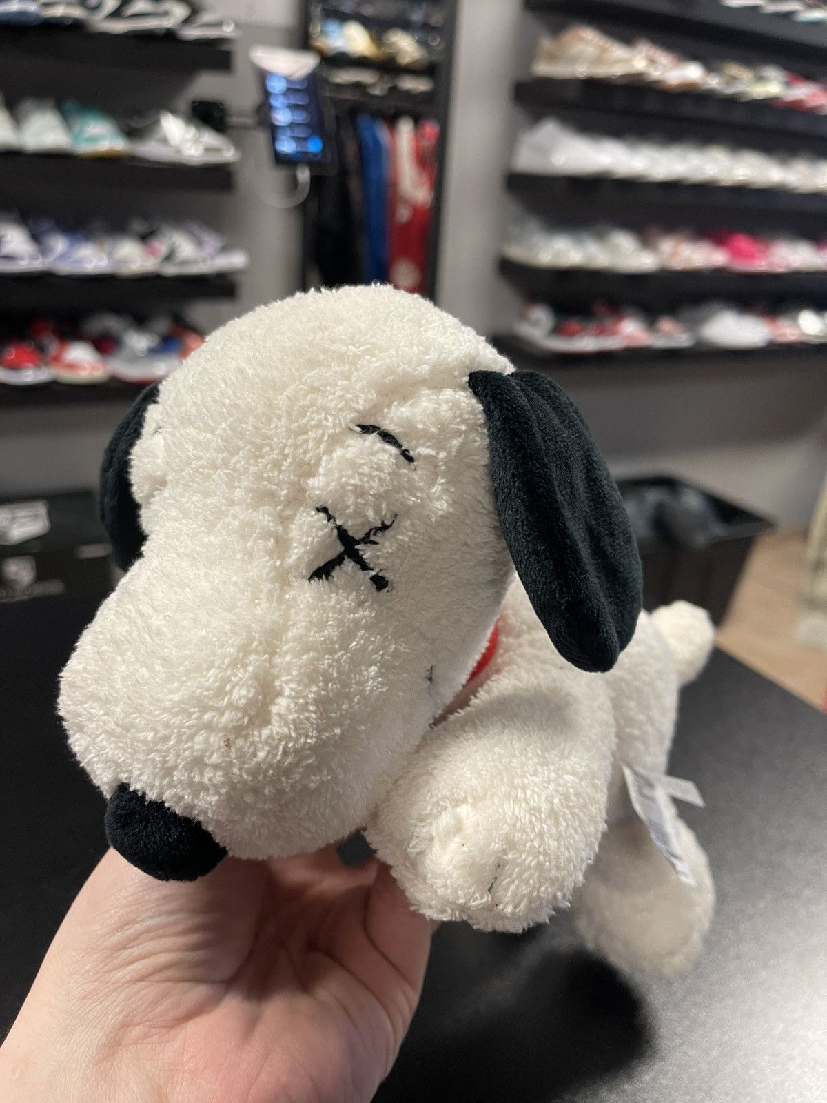 Kaws KAWS x Uniqlo x Peanuts Snoopy Plush (Small) White Size ONE SIZE - 3 Thumbnail