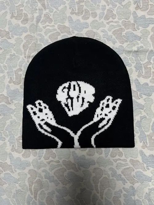 Japanese Brand Hands Holding Diamond No Cuff Winter Knit Beanie Hat OS Size ONE SIZE - 1 Thumbnail