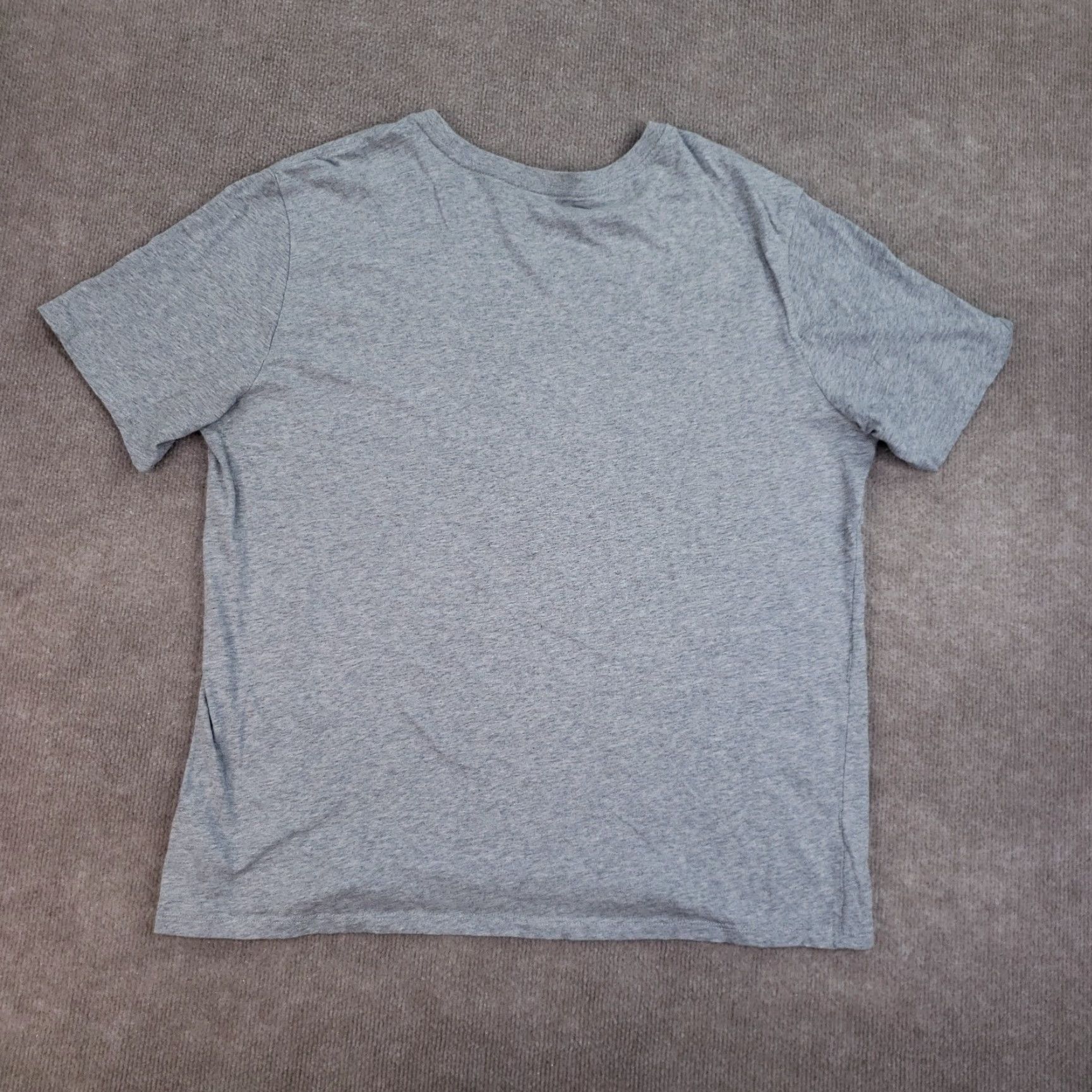 Nike Nike T-shirt Mens XL Gray Ebroidered Logo Swoosh Crew Neck Athletic Cut Size US XL / EU 56 / 4 - 8 Thumbnail