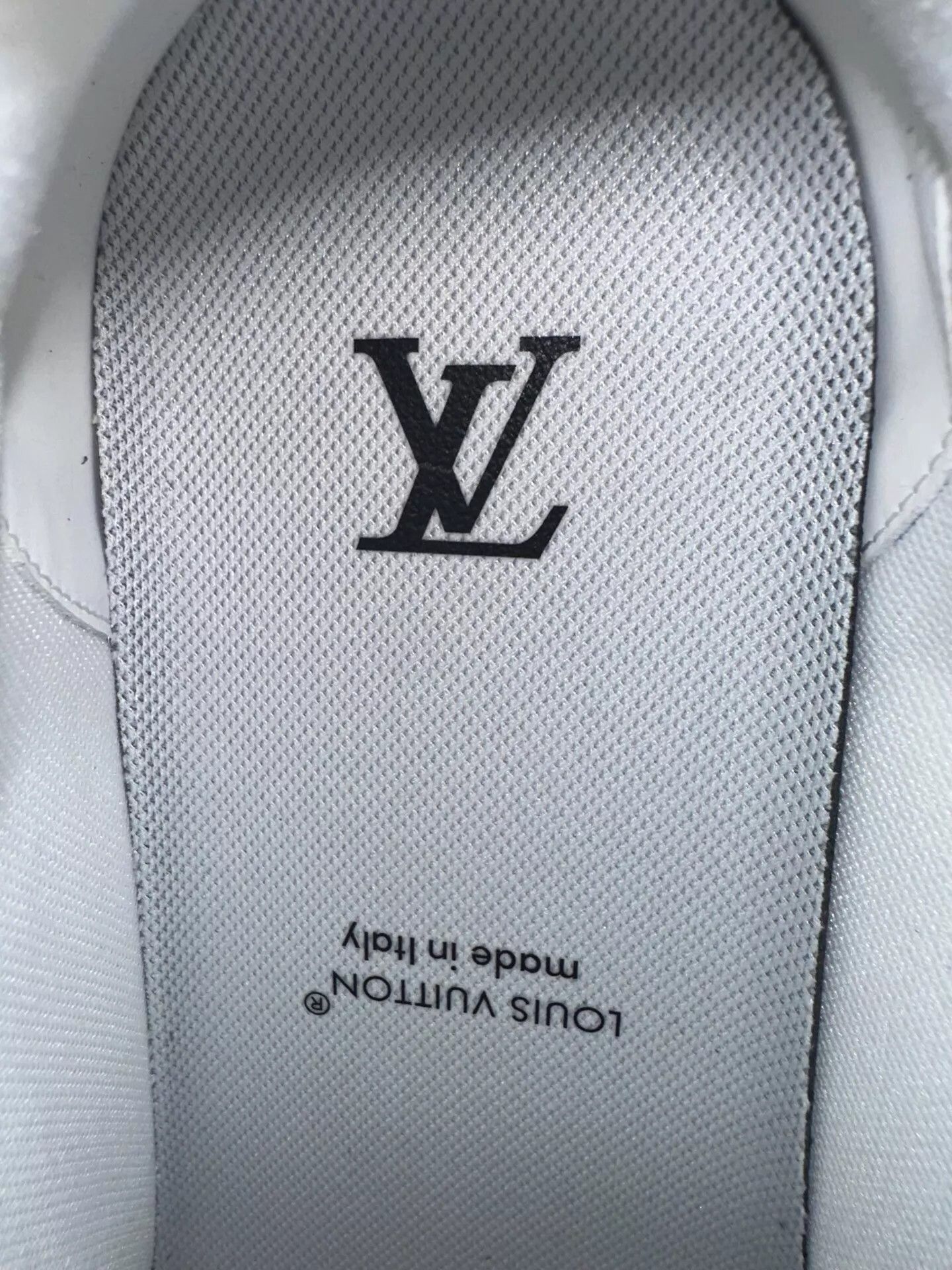 Louis Vuitton LV Men's Blue White Colorblock Beaded Logo Trainer Size US 7.5 / EU 40-41 - 8 Thumbnail
