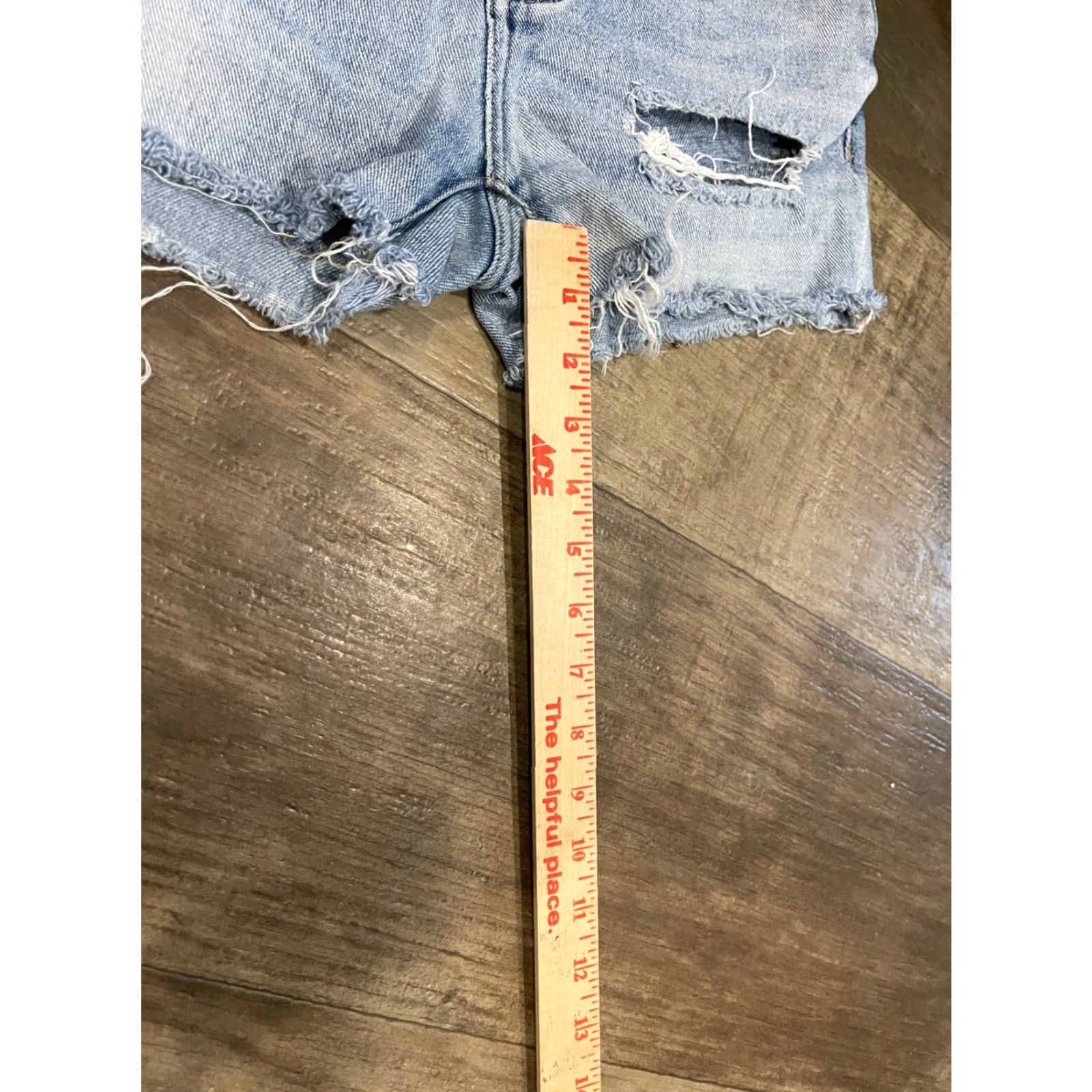 Pacsun PacSun Jeans Shorts Women's 24 Blue Denim Cut Off Distressed Regular Waist 5-Pocket Design Denim Inseam 1 in Giftable? Size 42" / US 20 - 4 Thumbnail