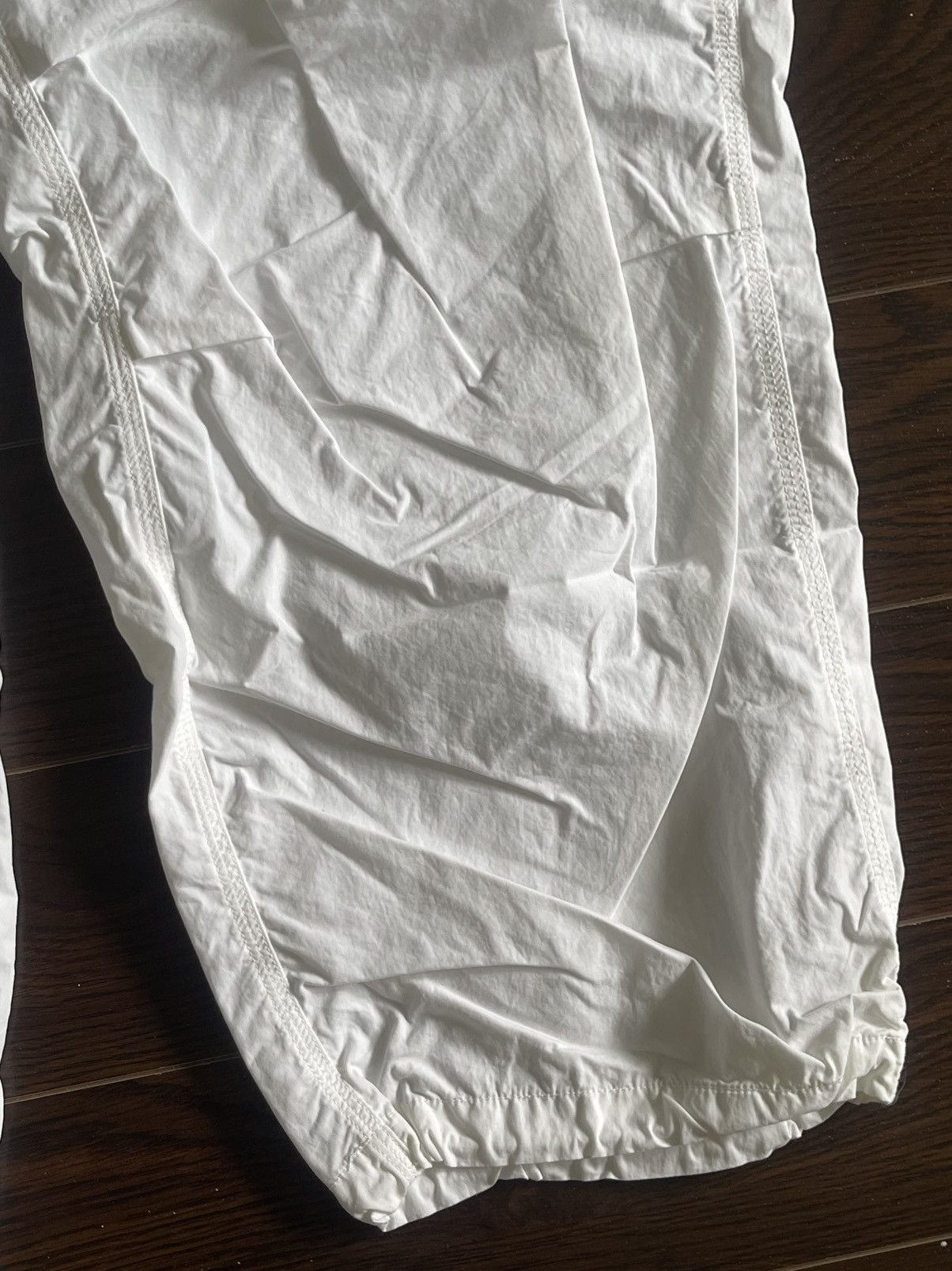 TNA Aritzia TNA Stunt parachute cargo pants Size 34" / US 12 / IT 48 - 3 Thumbnail