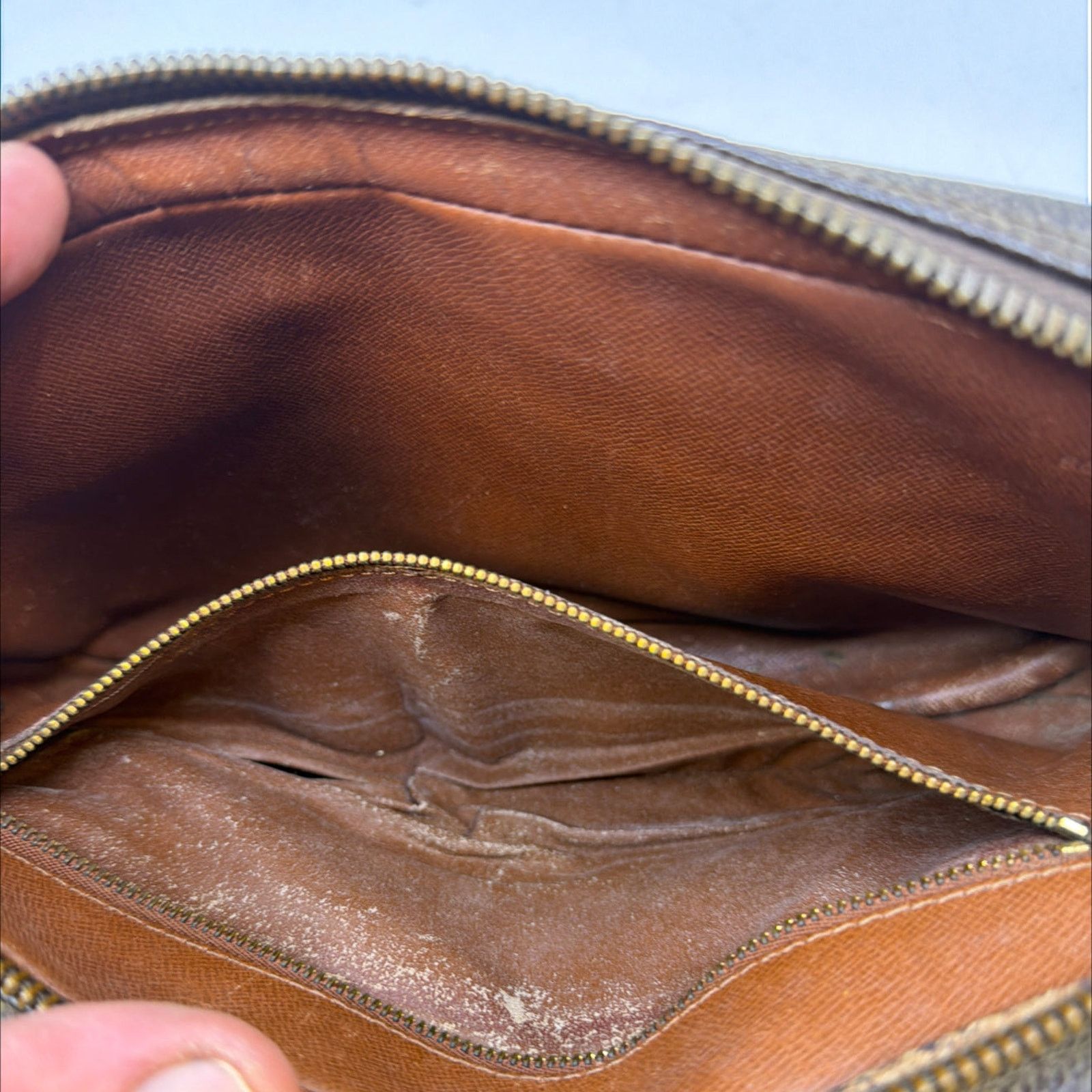Louis Vuitton Louis Vuitton Trousse Toilette 28 Monogram Clutch Size ONE SIZE - 11 Thumbnail