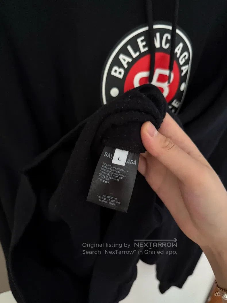 Balenciaga Balenciaga Round emblem sweater l code Size US L / EU 52-54 / 3 - 4 Thumbnail