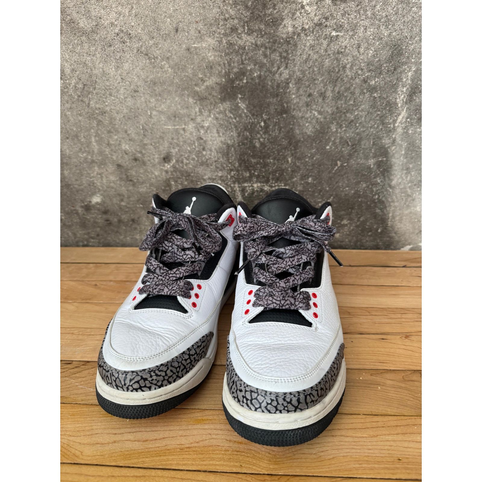 Nike 2013 Jordan 3 Retro Infrared Sneaker Mens 11.5 Size US 11.5 / EU 44-45 - 2 Thumbnail