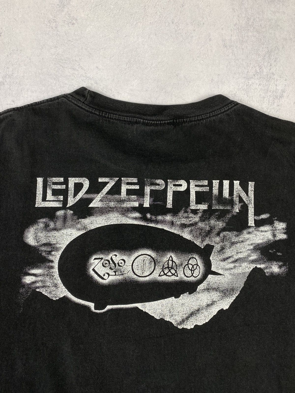 Vintage Vintage 90s Led Zeppelin Zoso Winterland Tee Size US L / EU 52-54 / 3 - 11 Thumbnail
