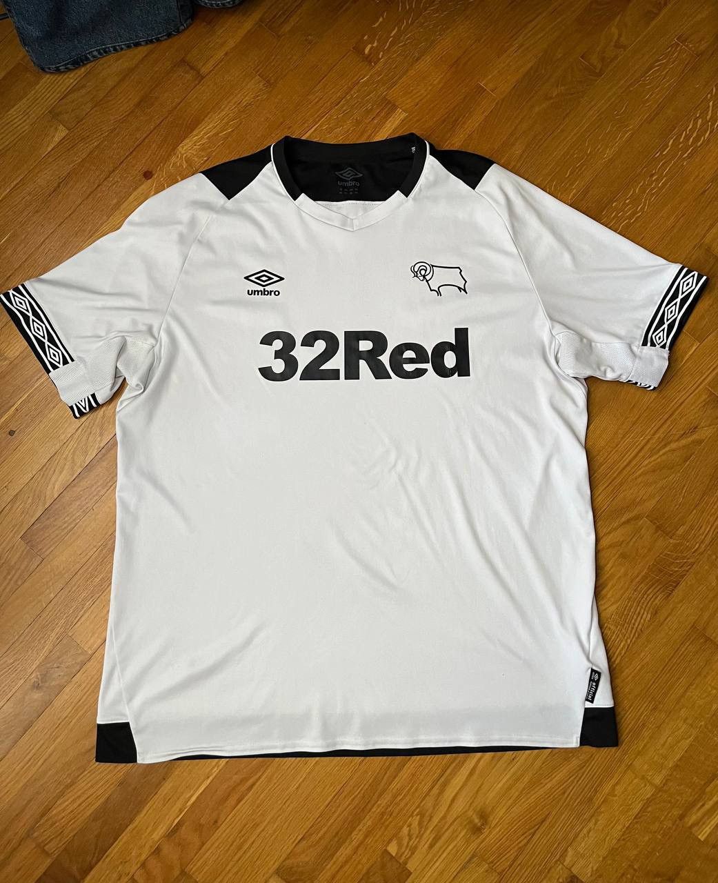 Umbro Umbro Derby County FC soccer jersey tee Size US XXL / EU 58 / 5 - 1 Thumbnail