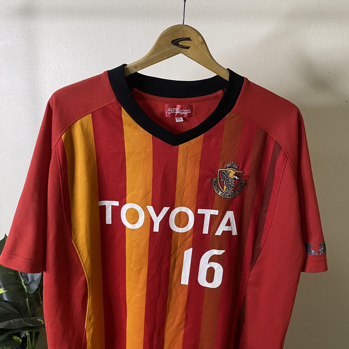 Japanese Brand Vintage Grampus Eight J League Home Football Shirt Size US L / EU 52-54 / 3 - 2 Thumbnail