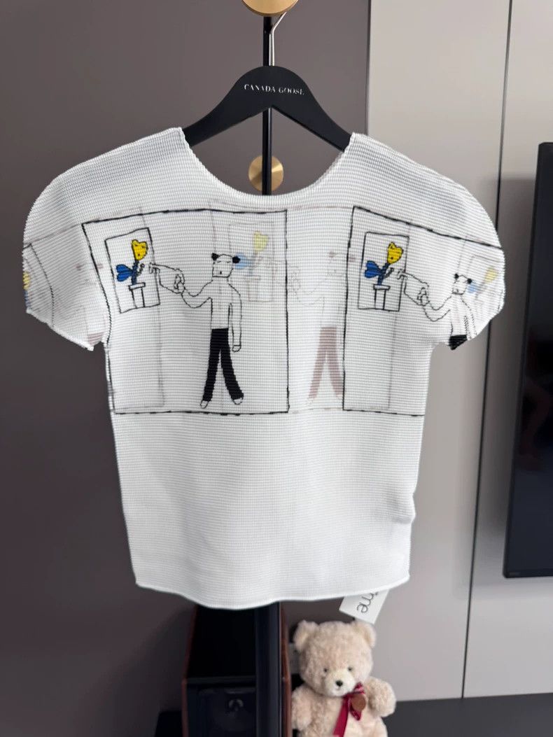 Issey Miyake Issey Miyake size:one size White round-neck short-sleeved Size XS / US 0-2 / IT 36-38 - 1 Thumbnail