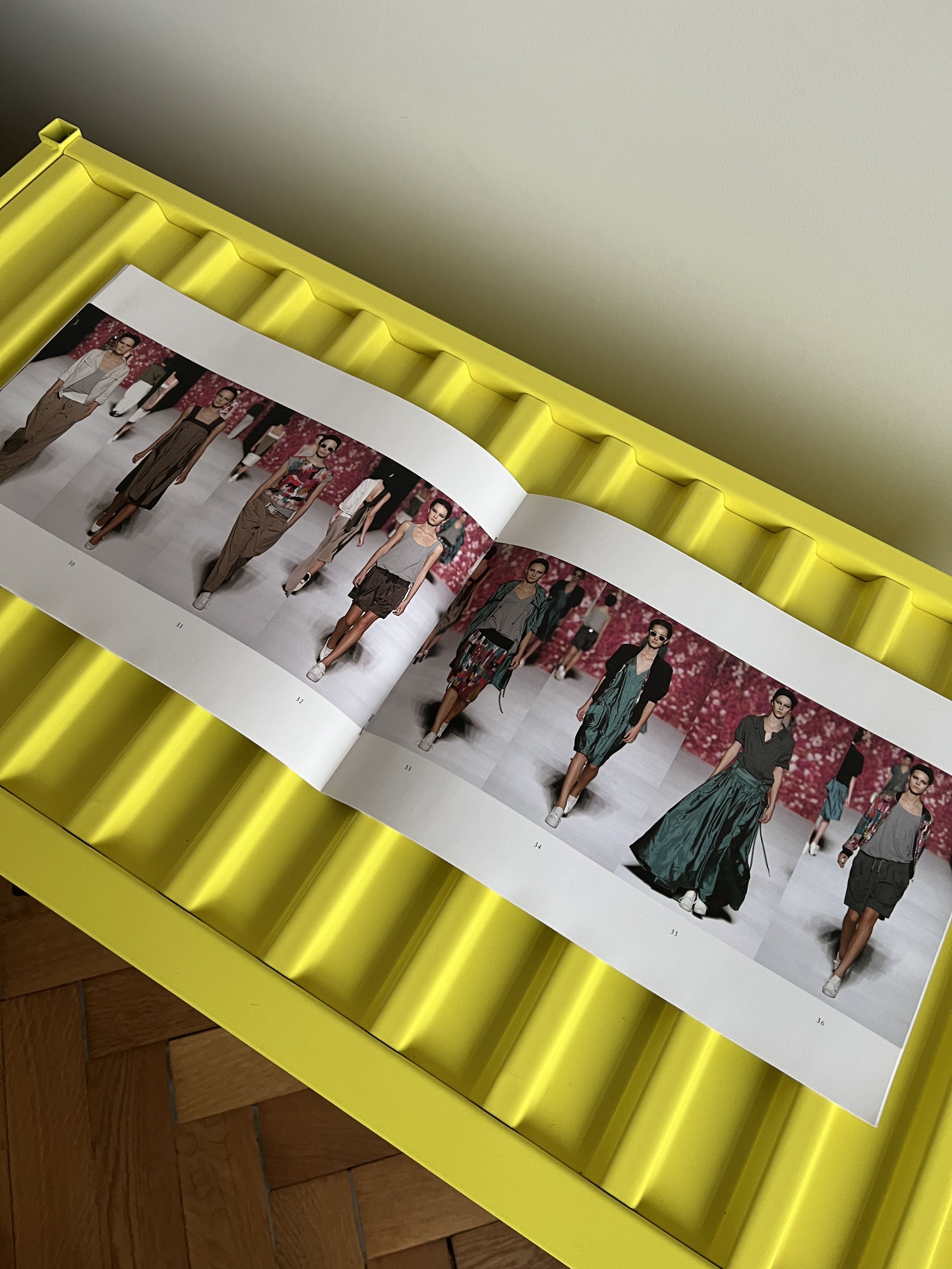 Dries Van Noten Dries Van Noten Lookbook SS/07 Size ONE SIZE - 3 Thumbnail