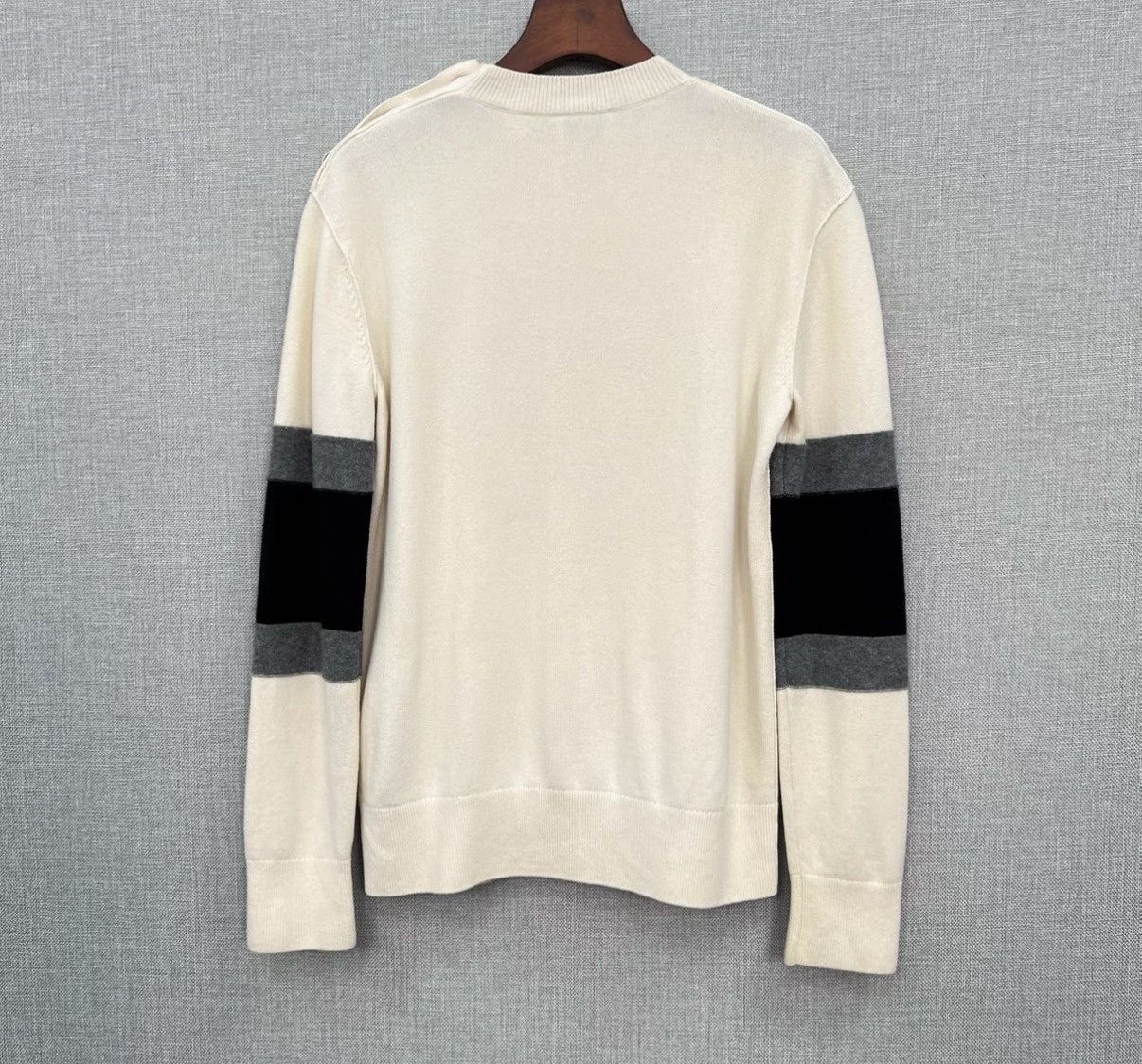 Burberry Burberry Off-White Button Flocked Logo Wool Knit Sweater Size US XXS / EU 40 - 2 Thumbnail