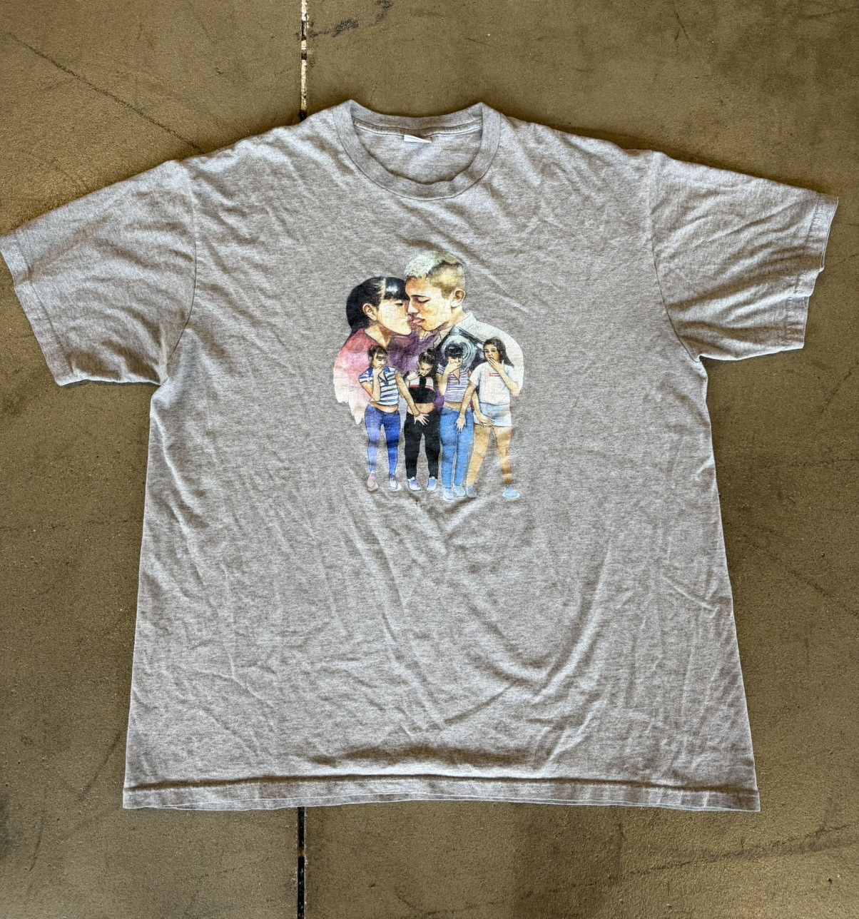 Supreme Supreme kiss tee heather grey Size US XL / EU 56 / 4 - 1 Thumbnail