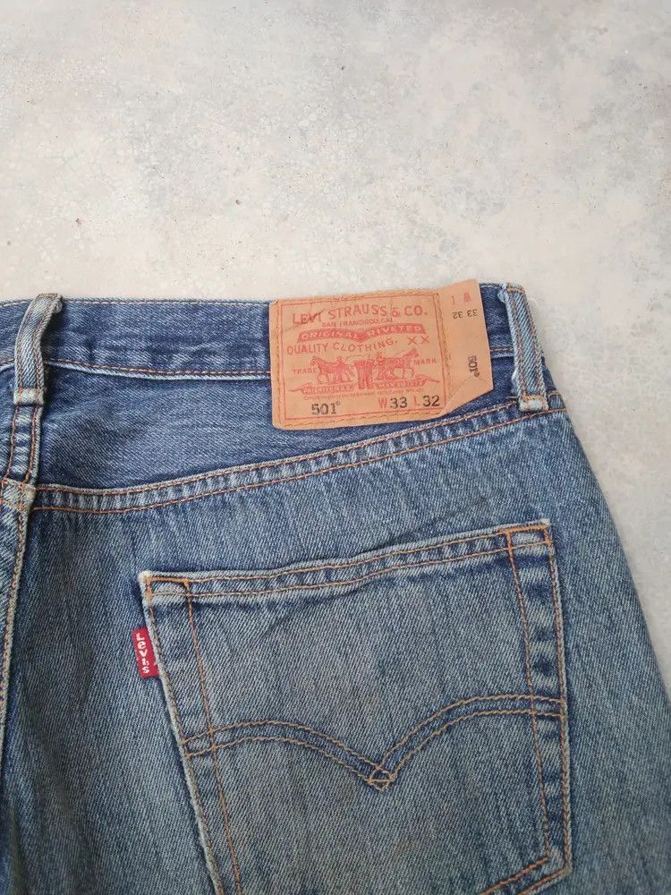 Levi's Vintage Levi's 501 Distressed Jeans 33x32 Size US 33 - 3 Thumbnail